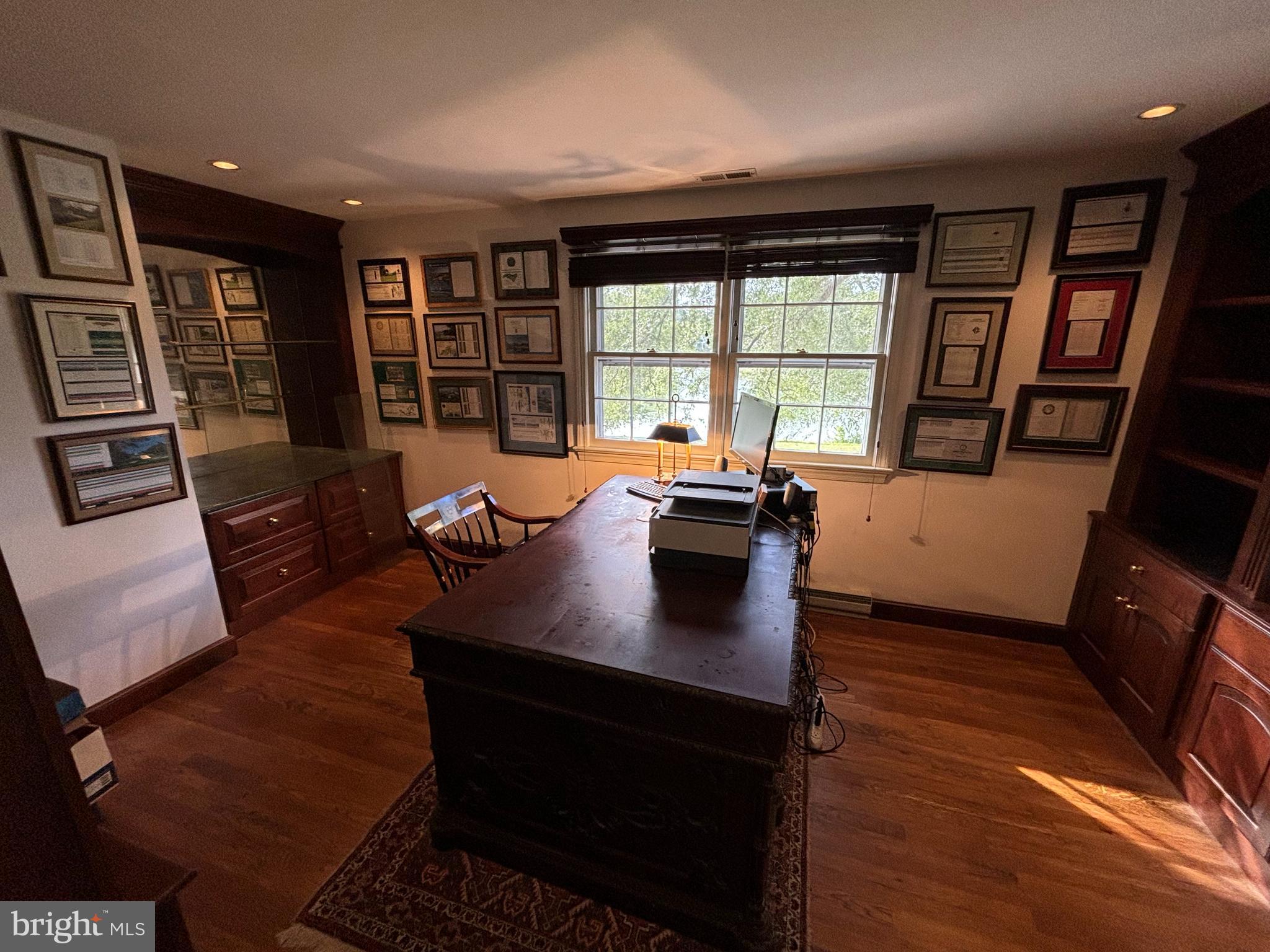 BAILEYS NECK - Residential