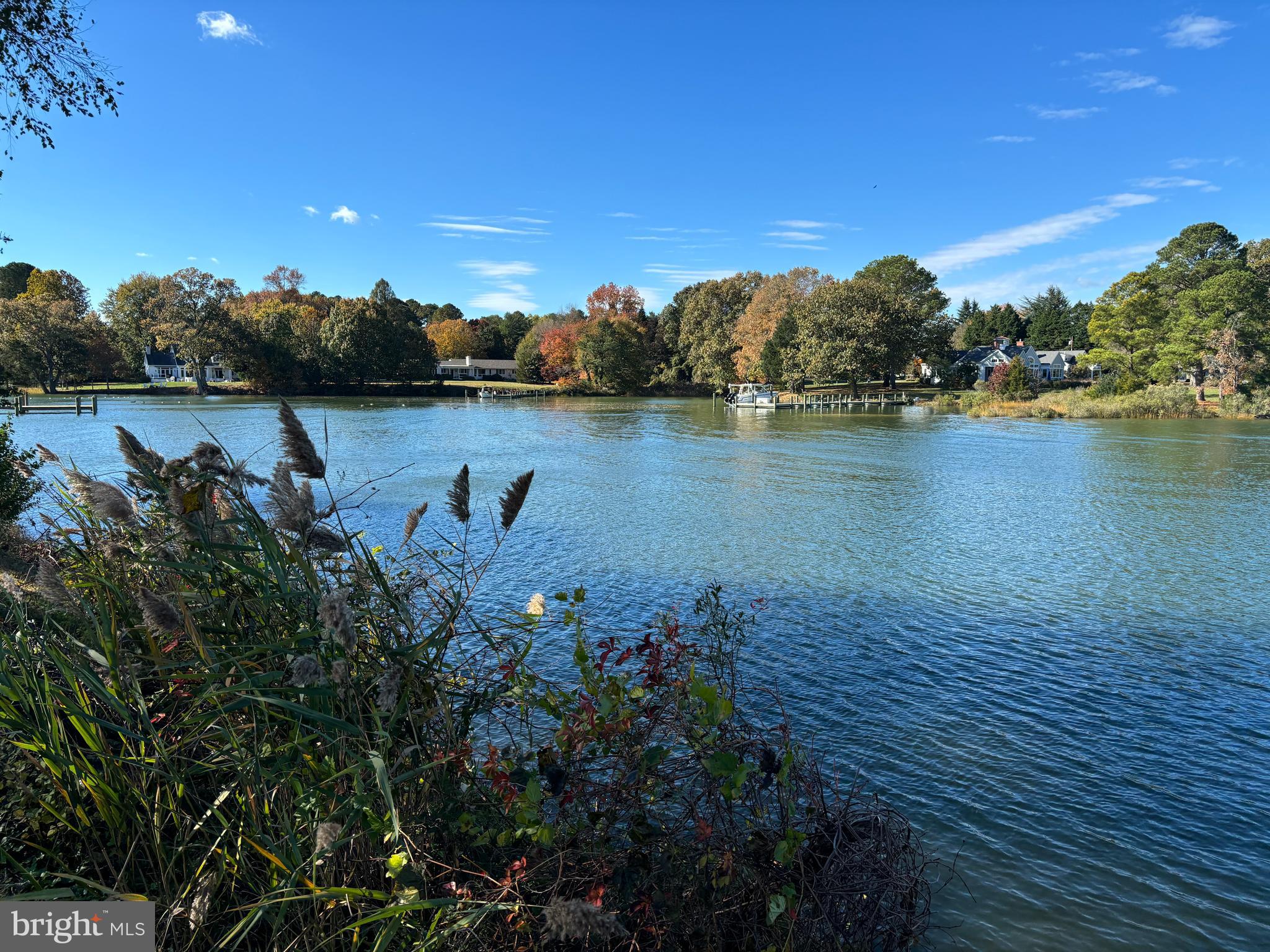 BAILEYS NECK - Residential