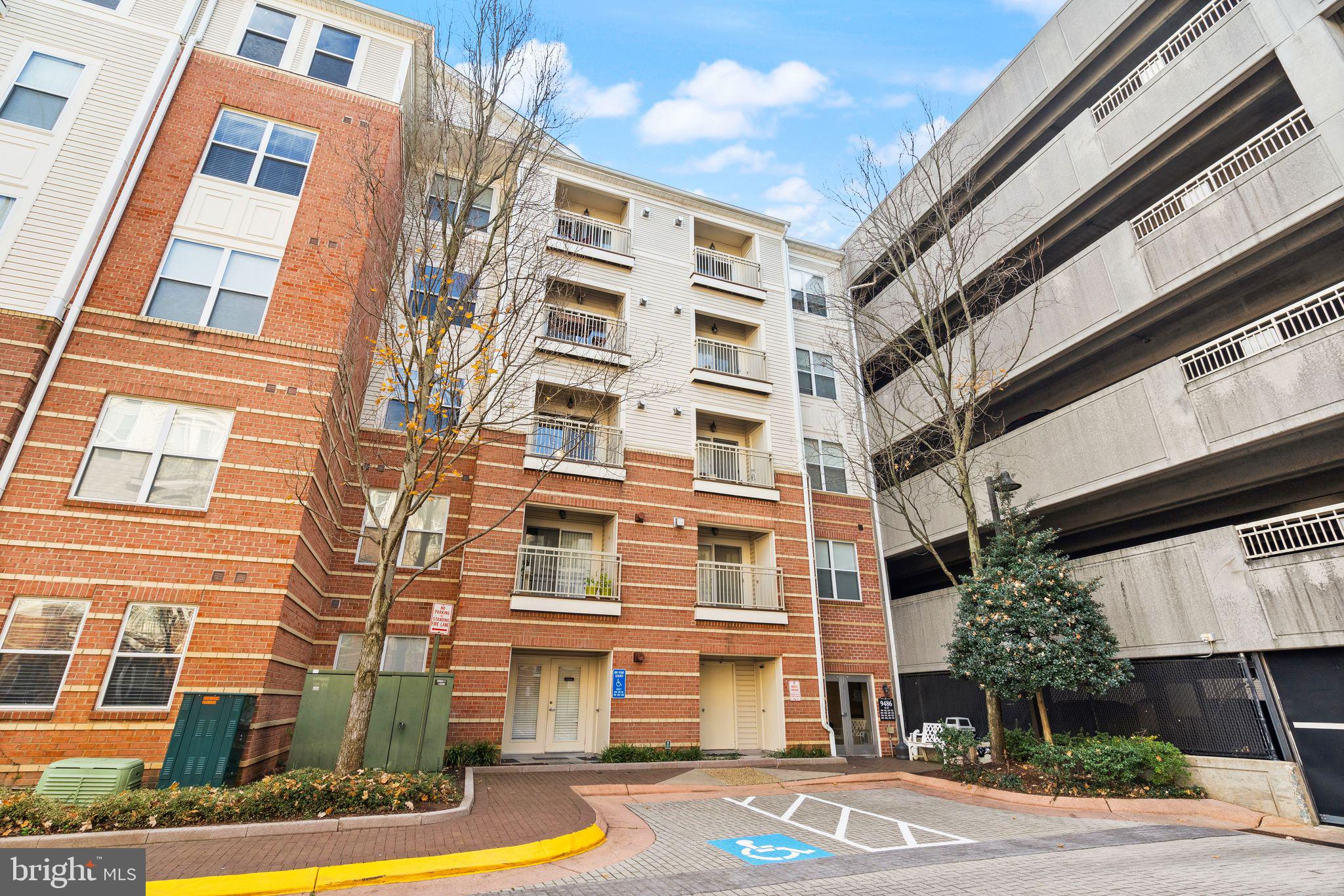 MARQUIS AT VIENNA STATION - Residential