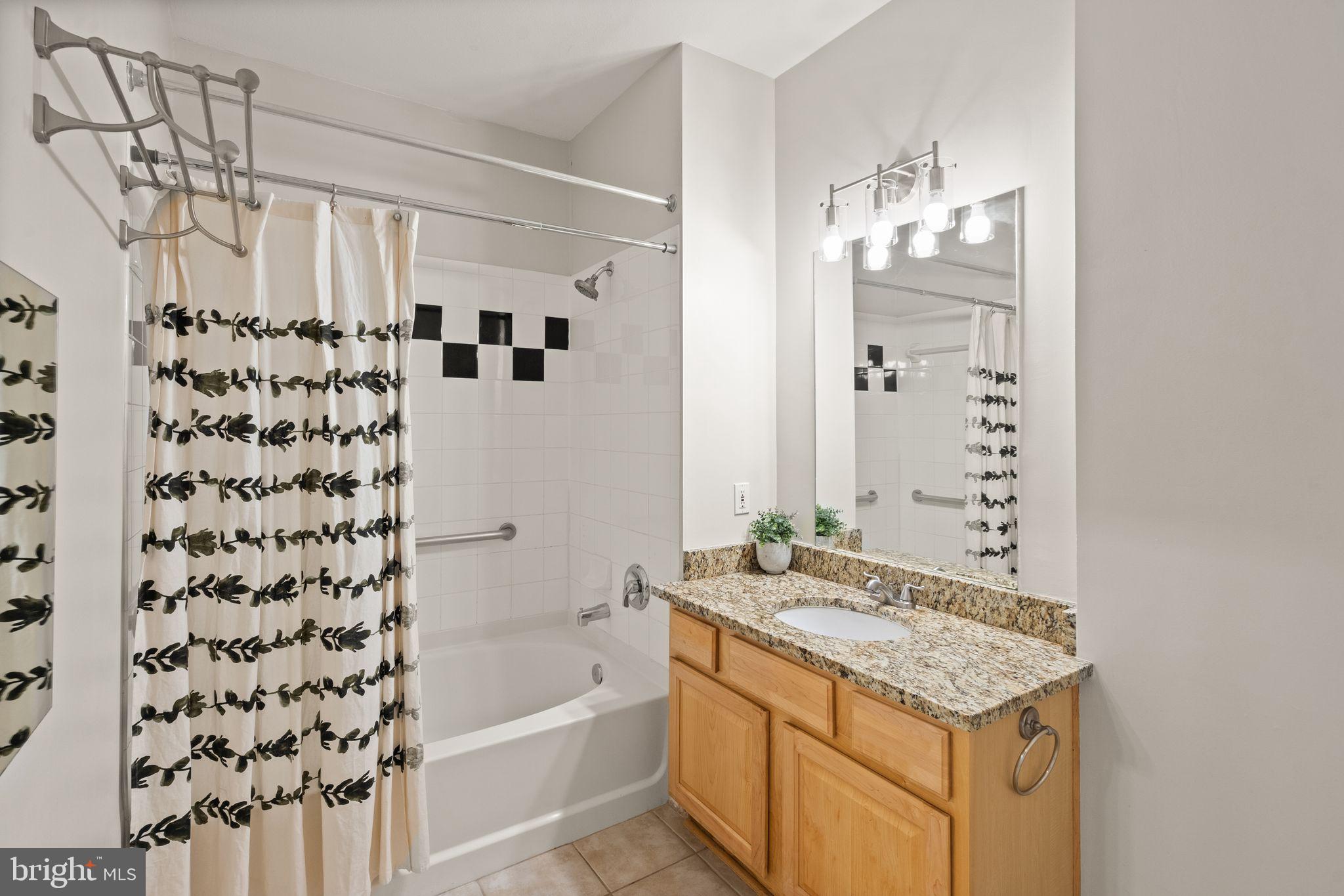 MARQUIS AT VIENNA STATION - Residential