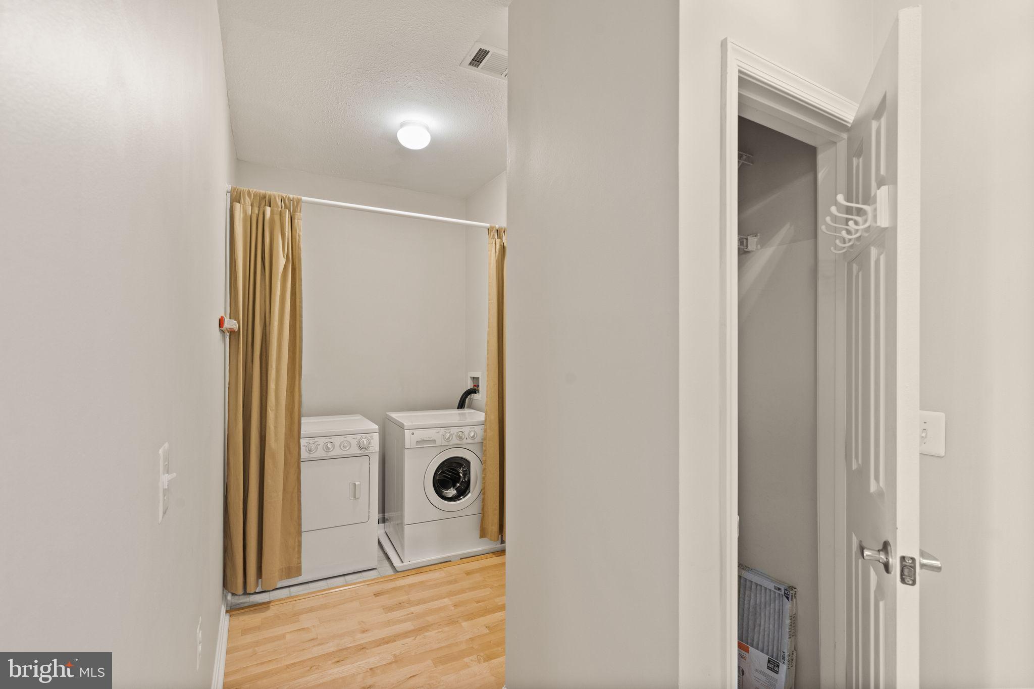 MARQUIS AT VIENNA STATION - Residential