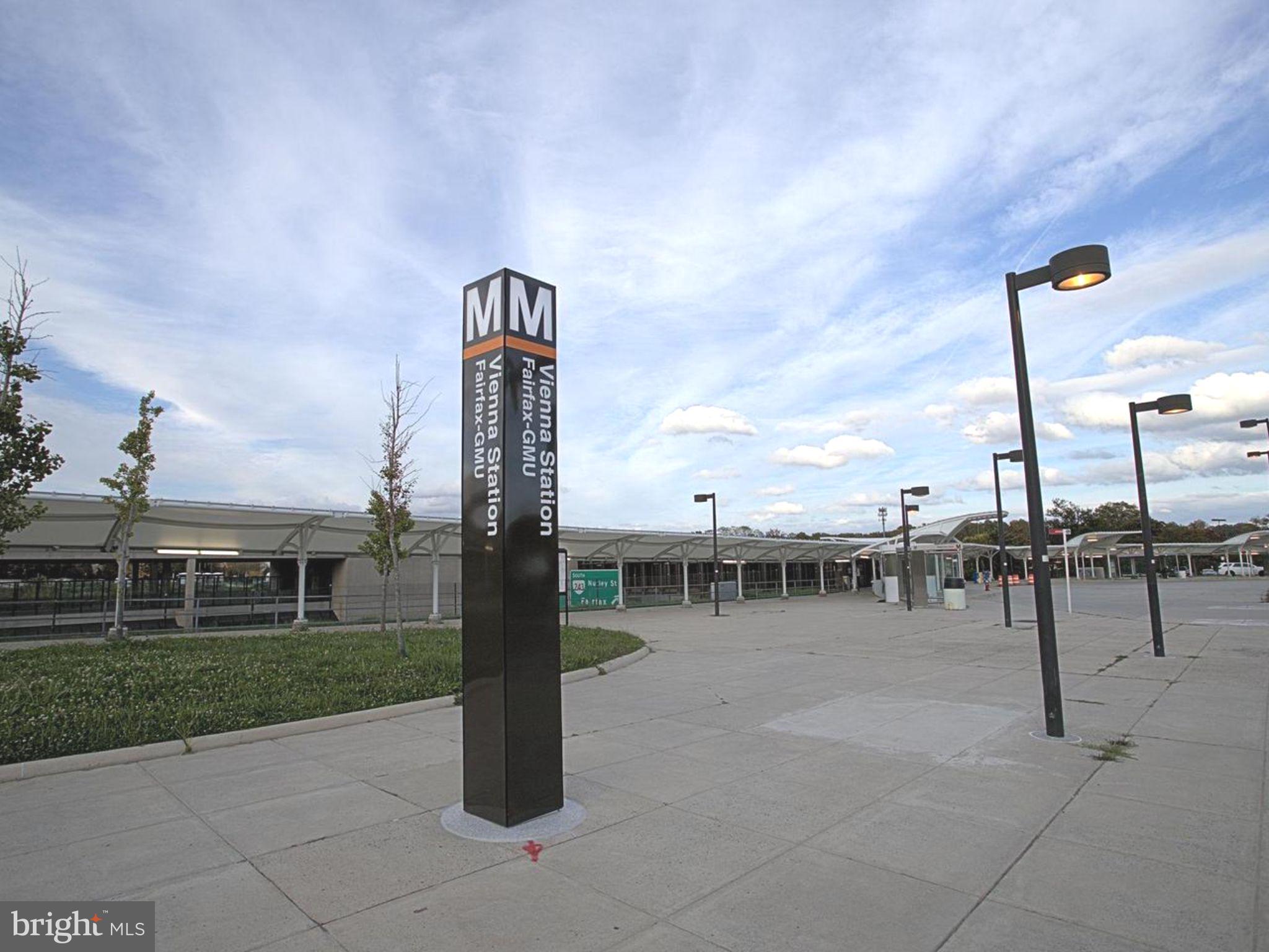 MARQUIS AT VIENNA STATION - Residential