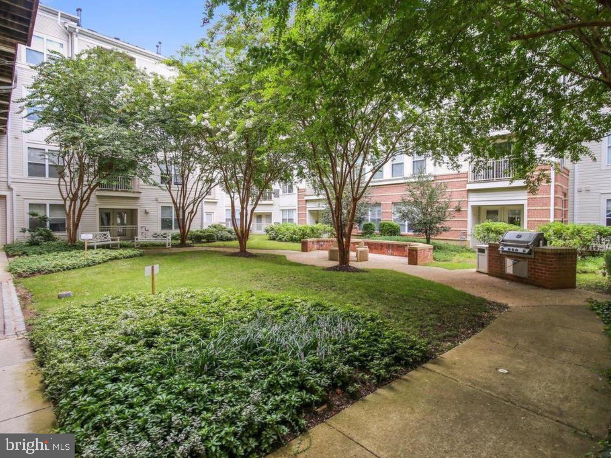 MARQUIS AT VIENNA STATION - Residential