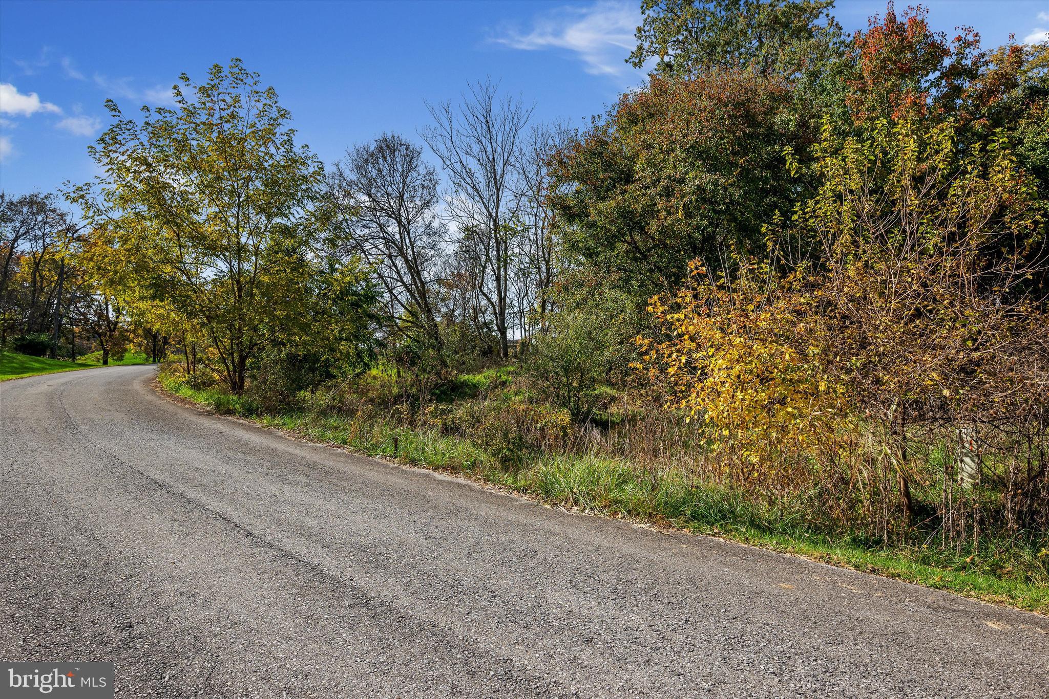 CROFTS-SHEPHERDSTOWN - Land