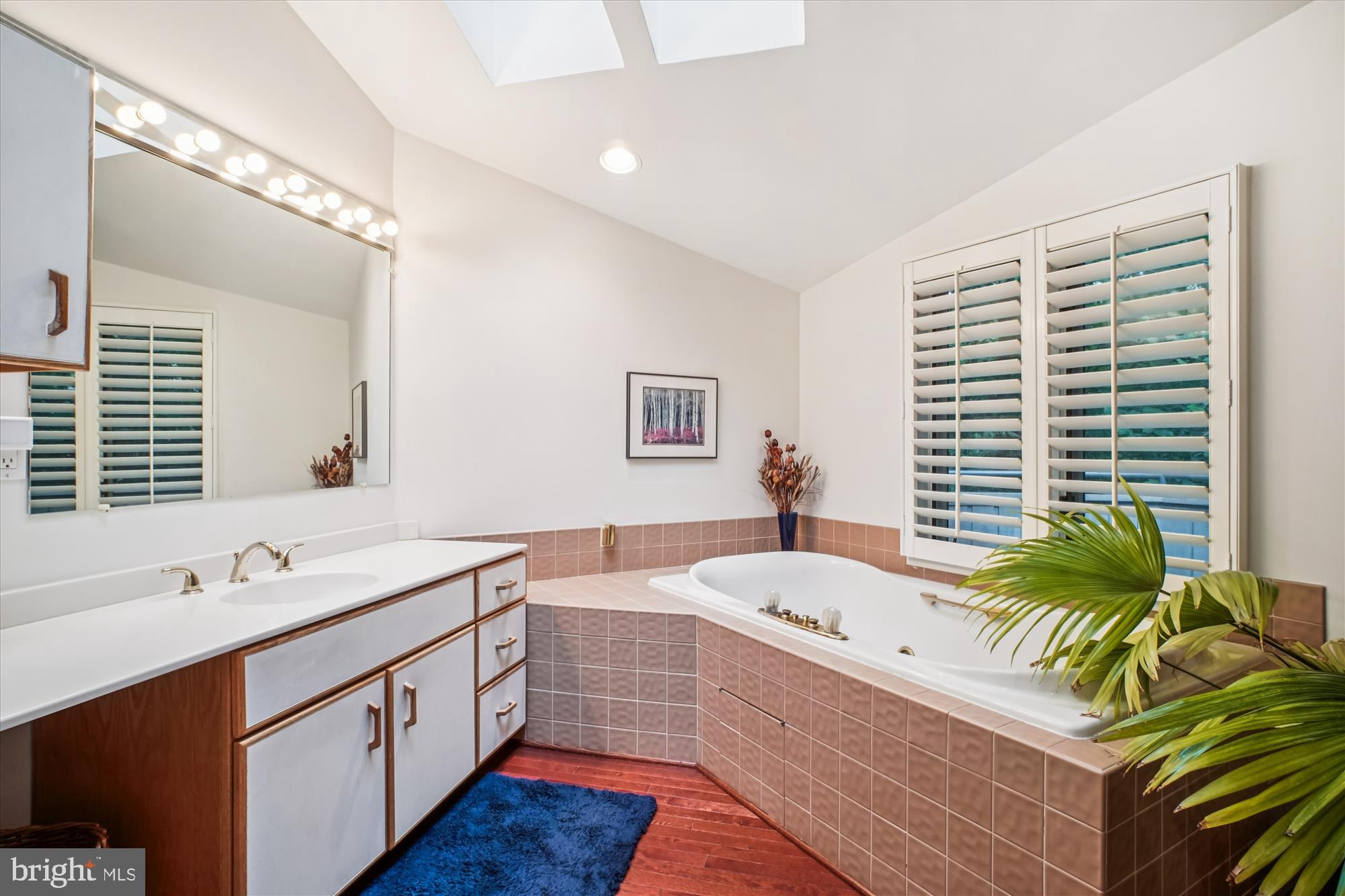 RESTON - Residential