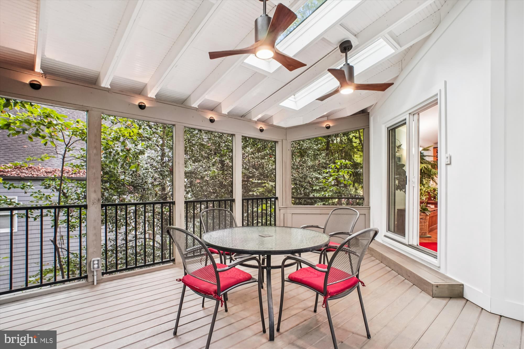 RESTON - Residential