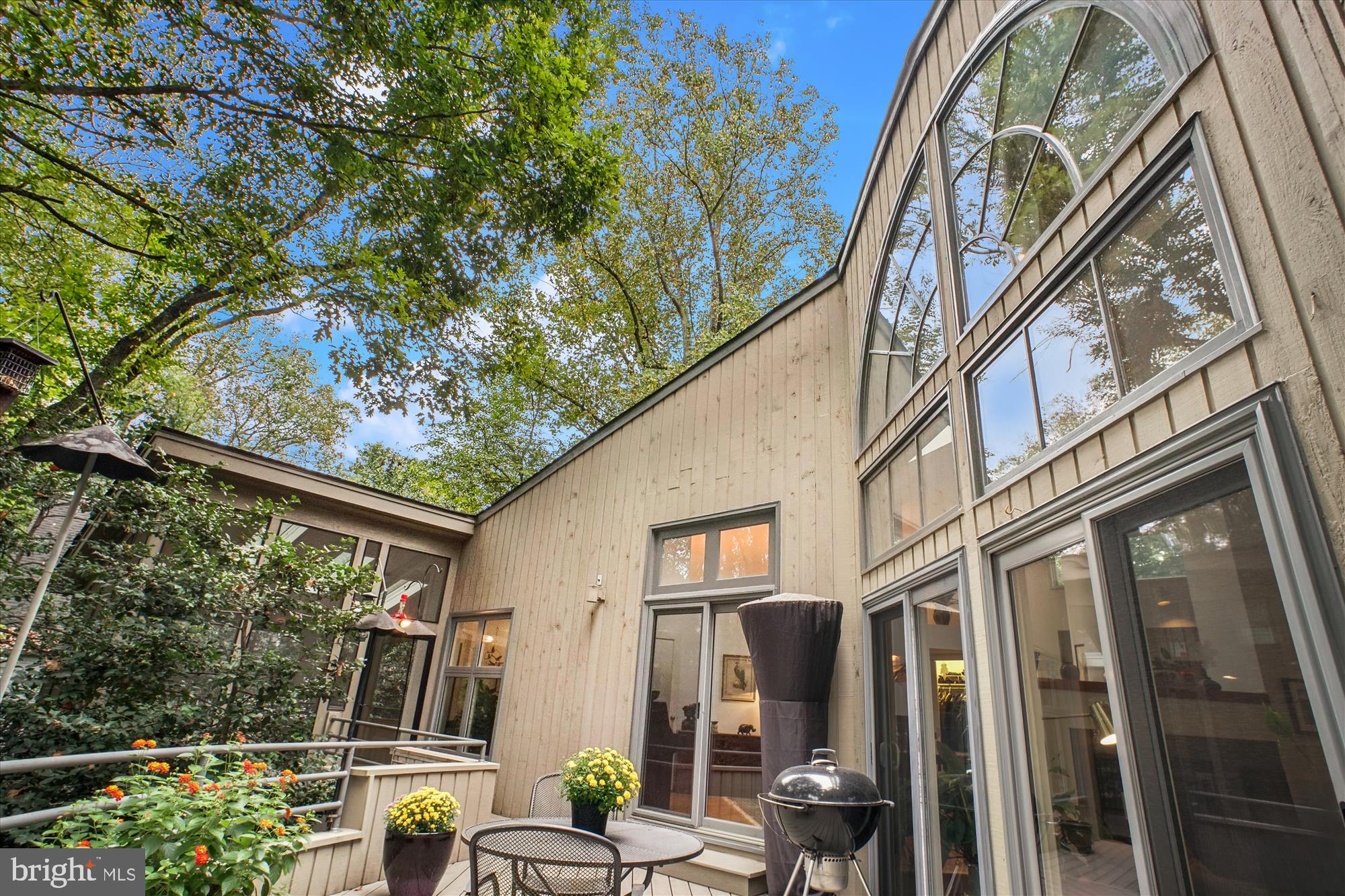 RESTON - Residential