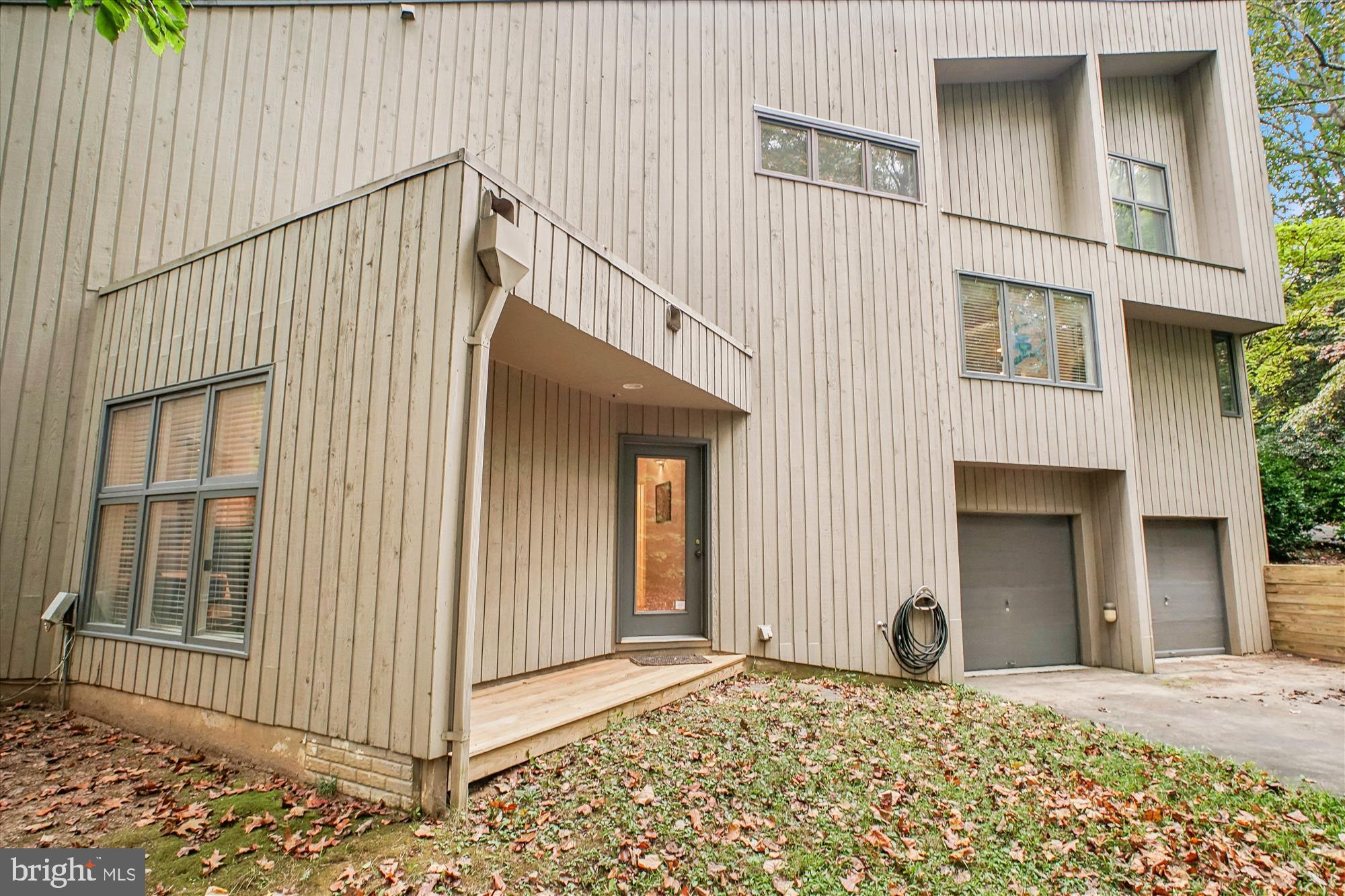 RESTON - Residential