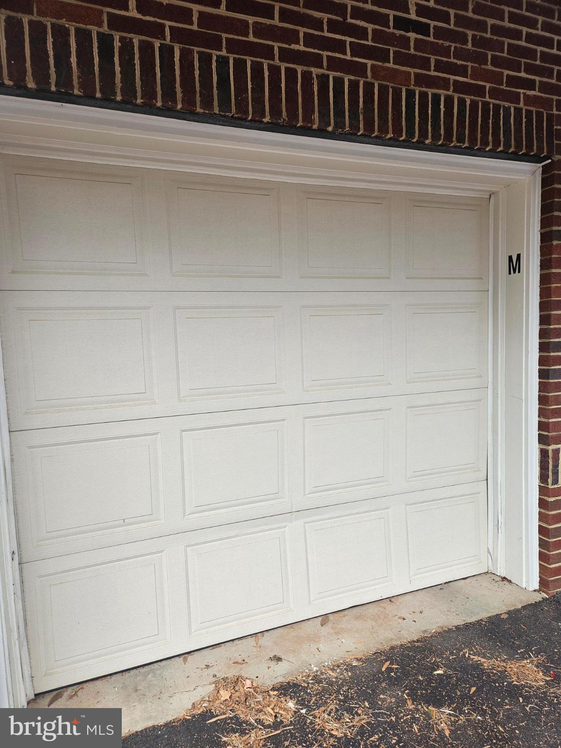 THE RESERVE CONDOMINIUMS - Residential Lease