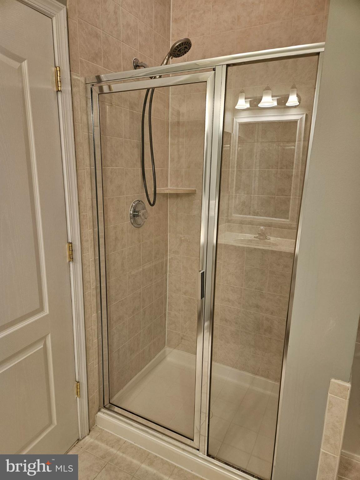 THE RESERVE CONDOMINIUMS - Residential Lease