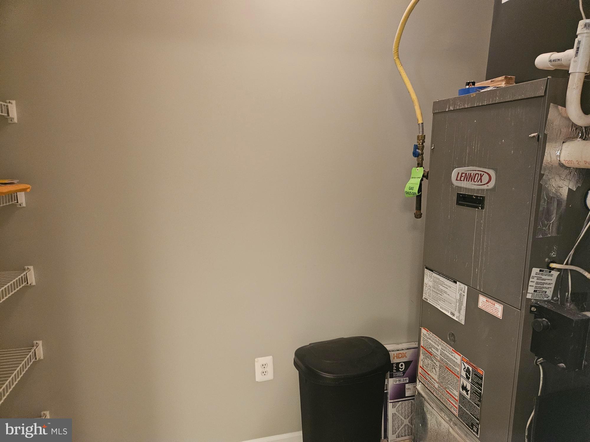 THE RESERVE CONDOMINIUMS - Residential Lease