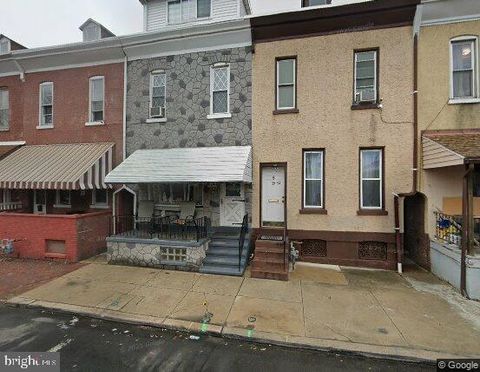 Townhouse For Sale - 1540 N 9th Street<br/> READING, PA 19604