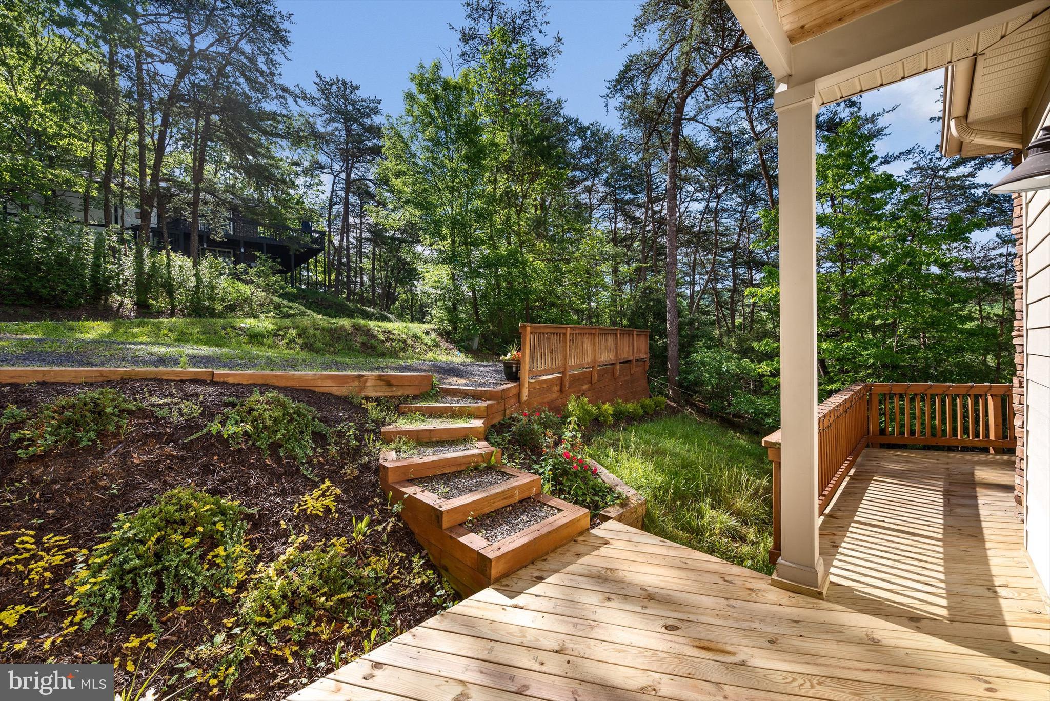 218 NELSON WAY
