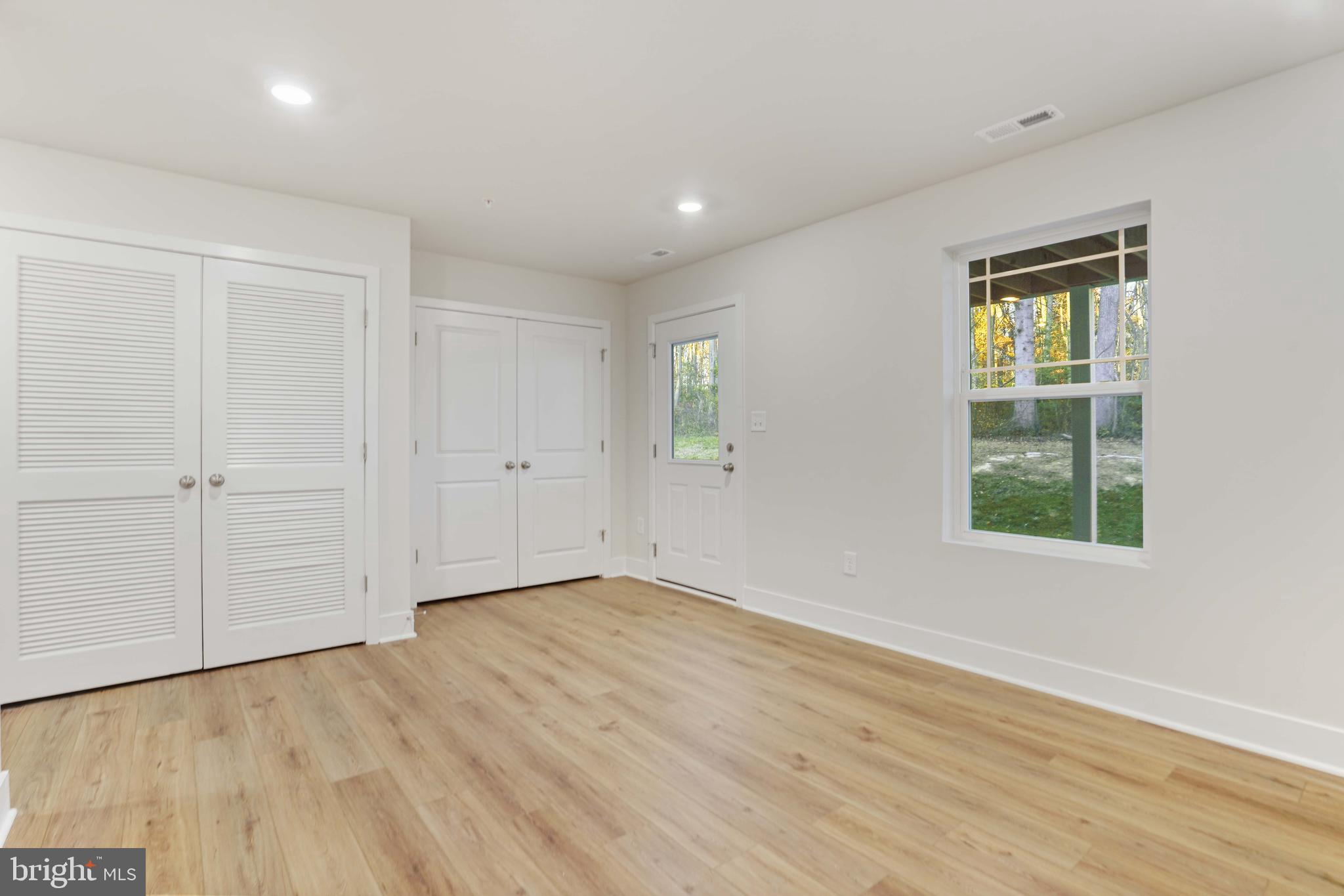 WATER'S LANDING - Residential