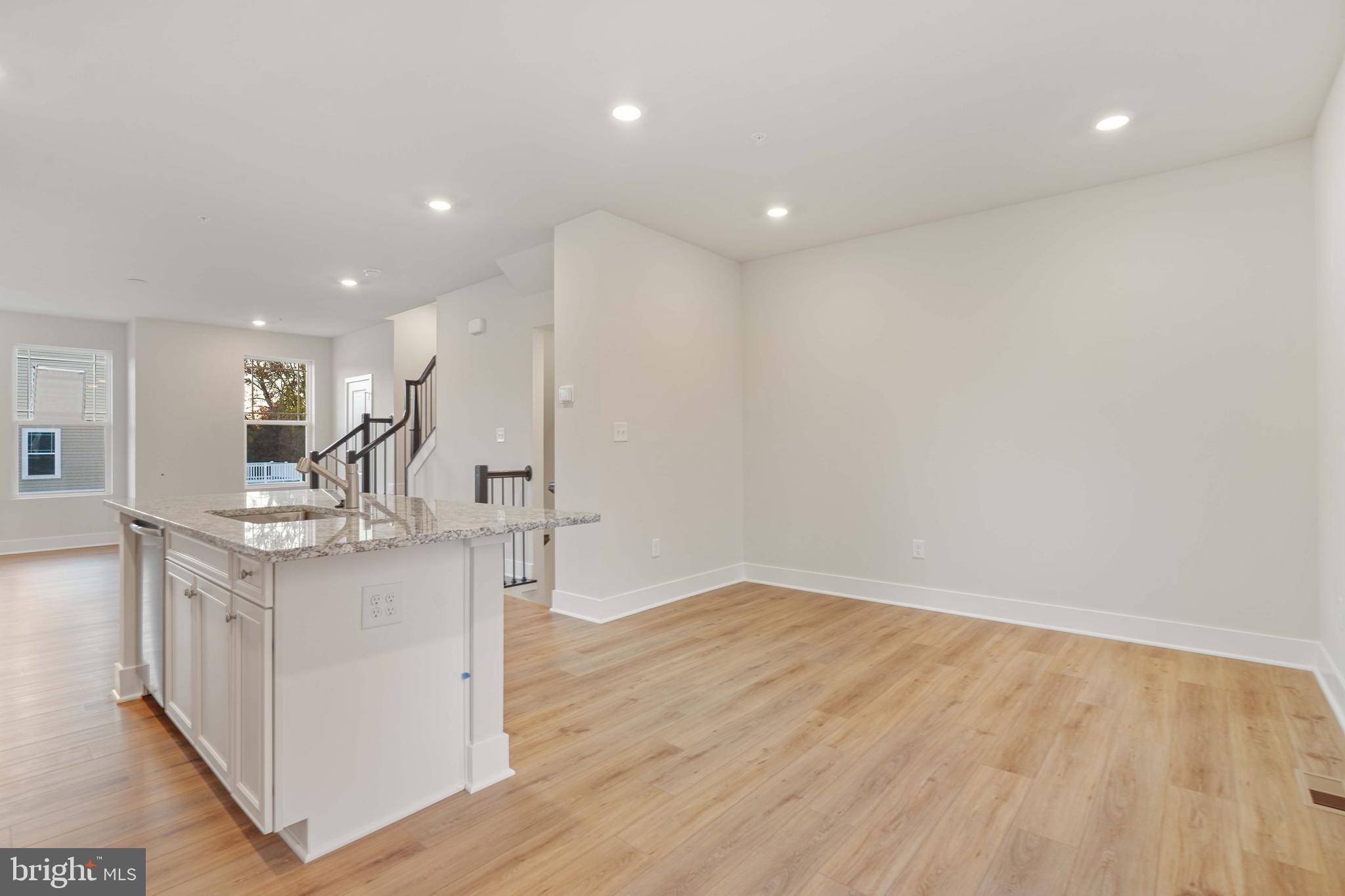 WATER'S LANDING - Residential