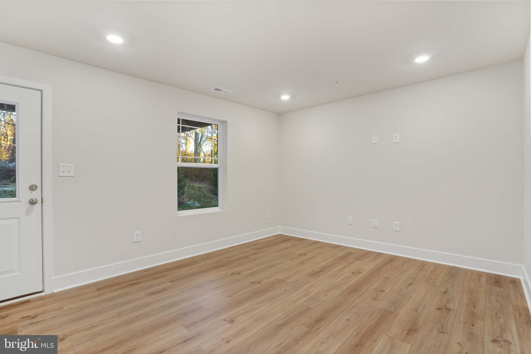 WATER'S LANDING - Residential