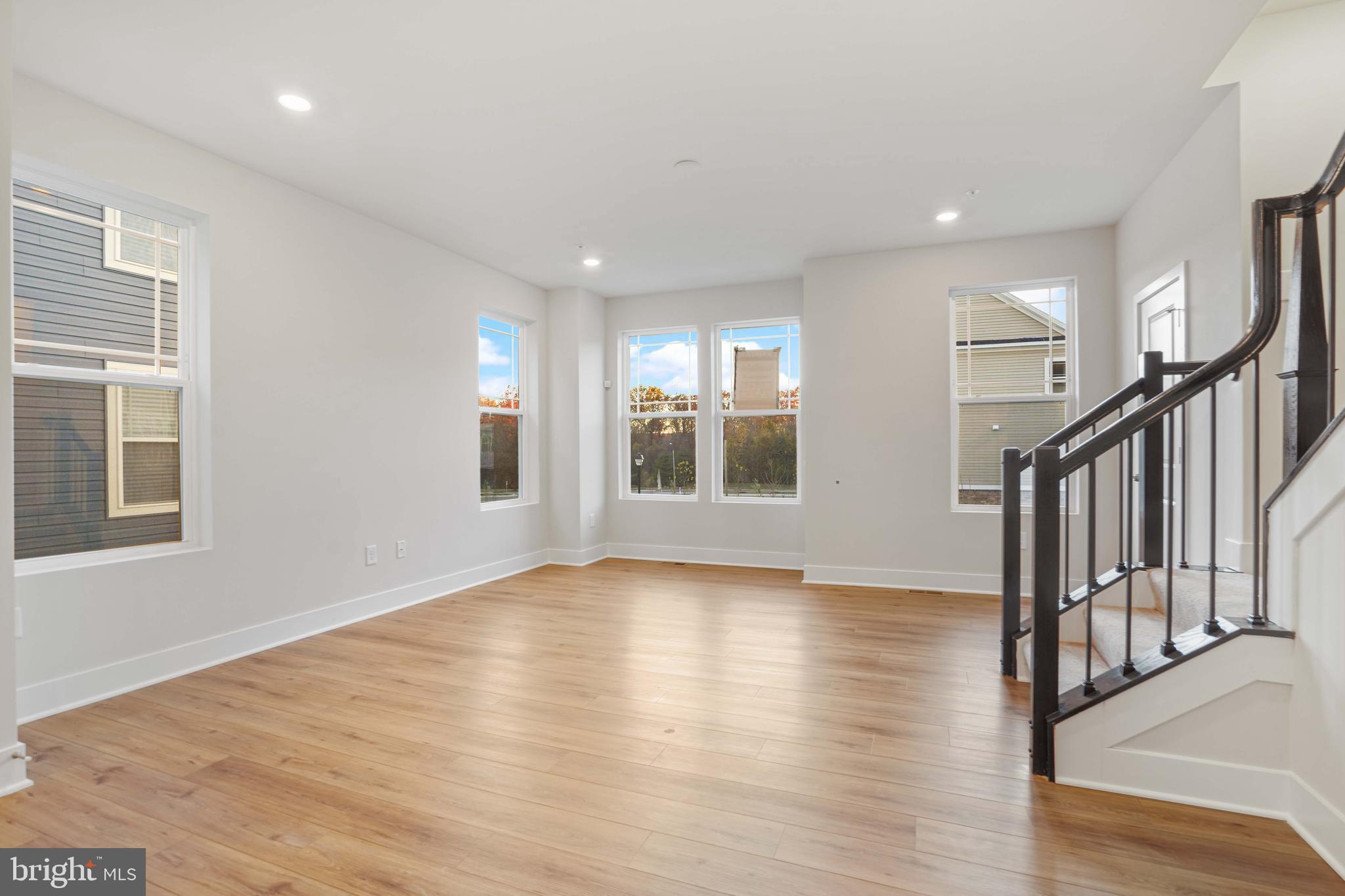 WATER'S LANDING - Residential