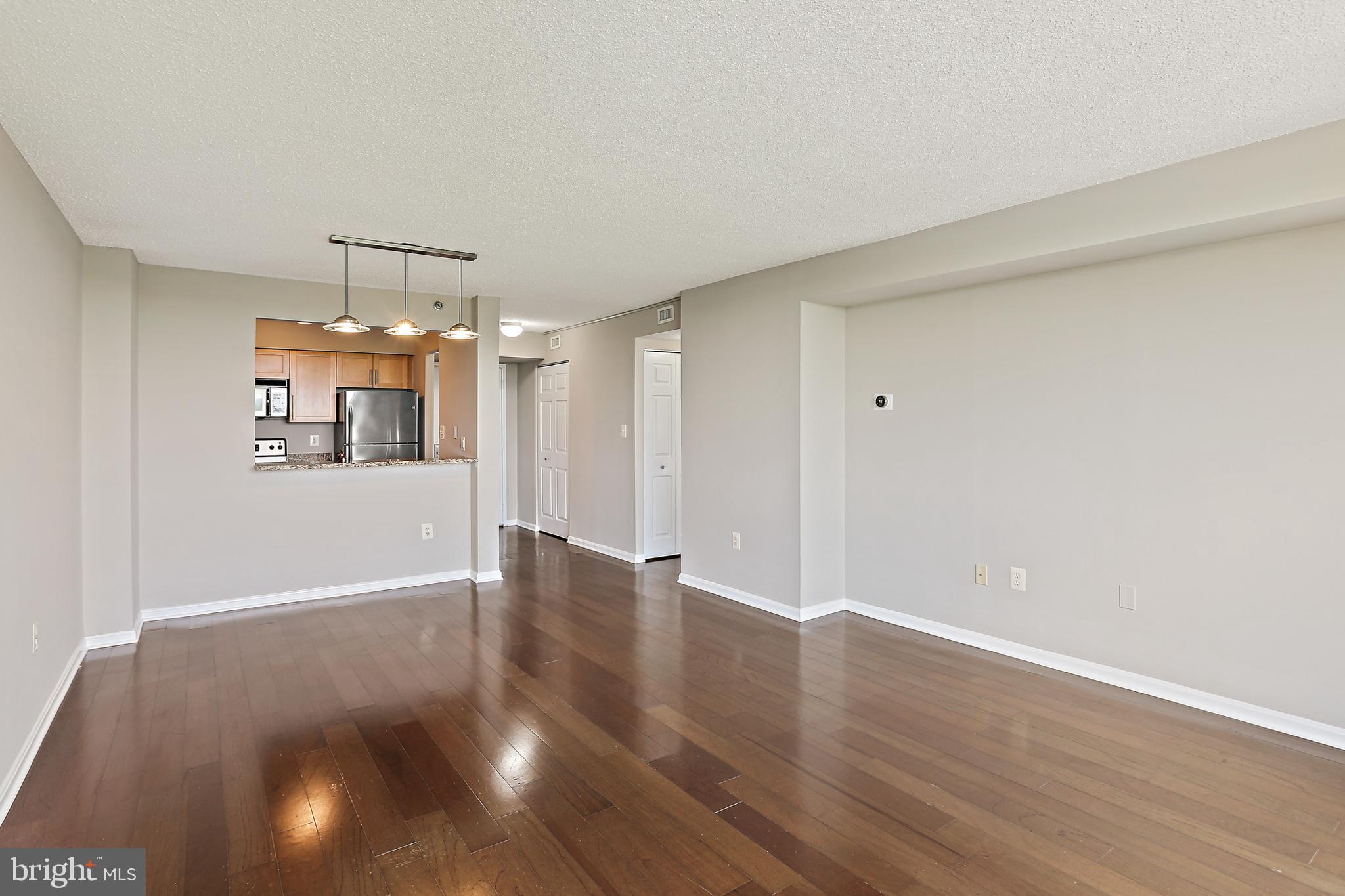 10101 GROSVENOR PLACE 1110