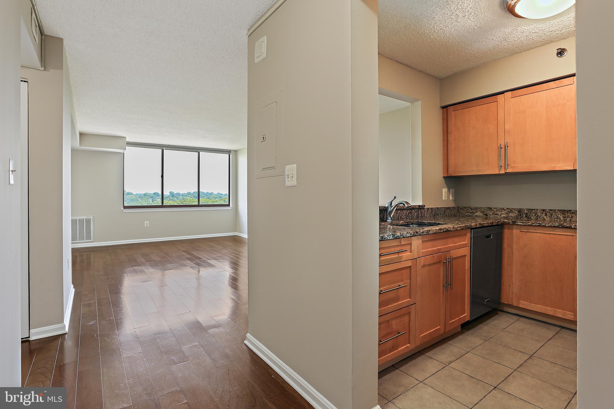 10101 GROSVENOR PLACE 1110