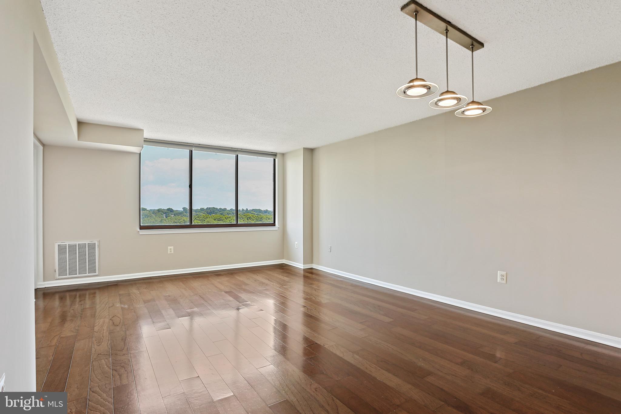 10101 GROSVENOR PLACE 1110
