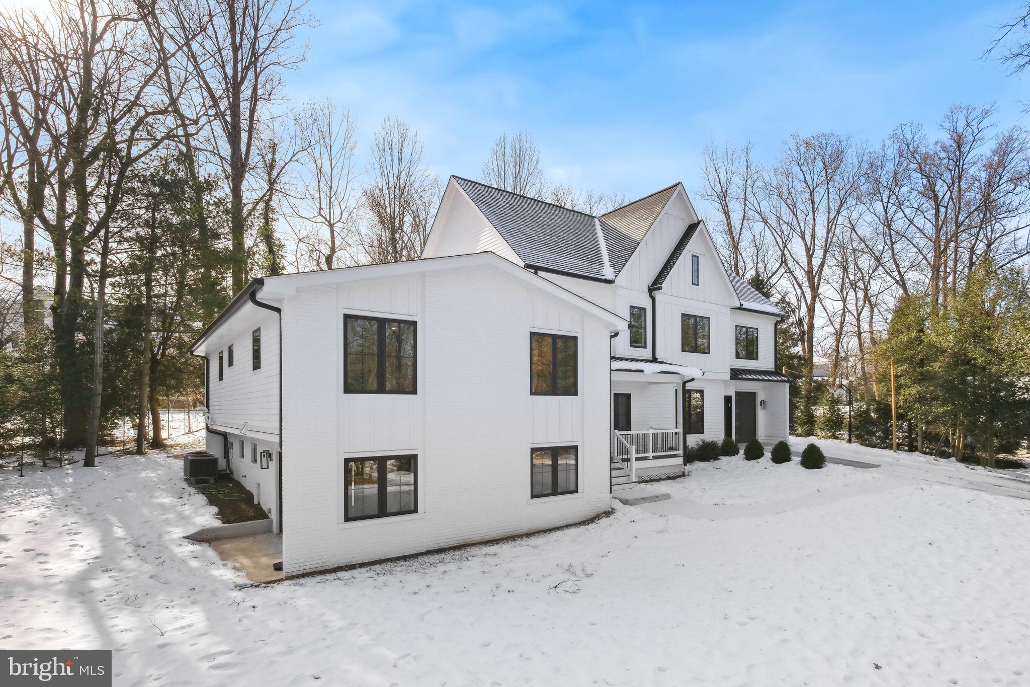 LUXMANOR - Residential