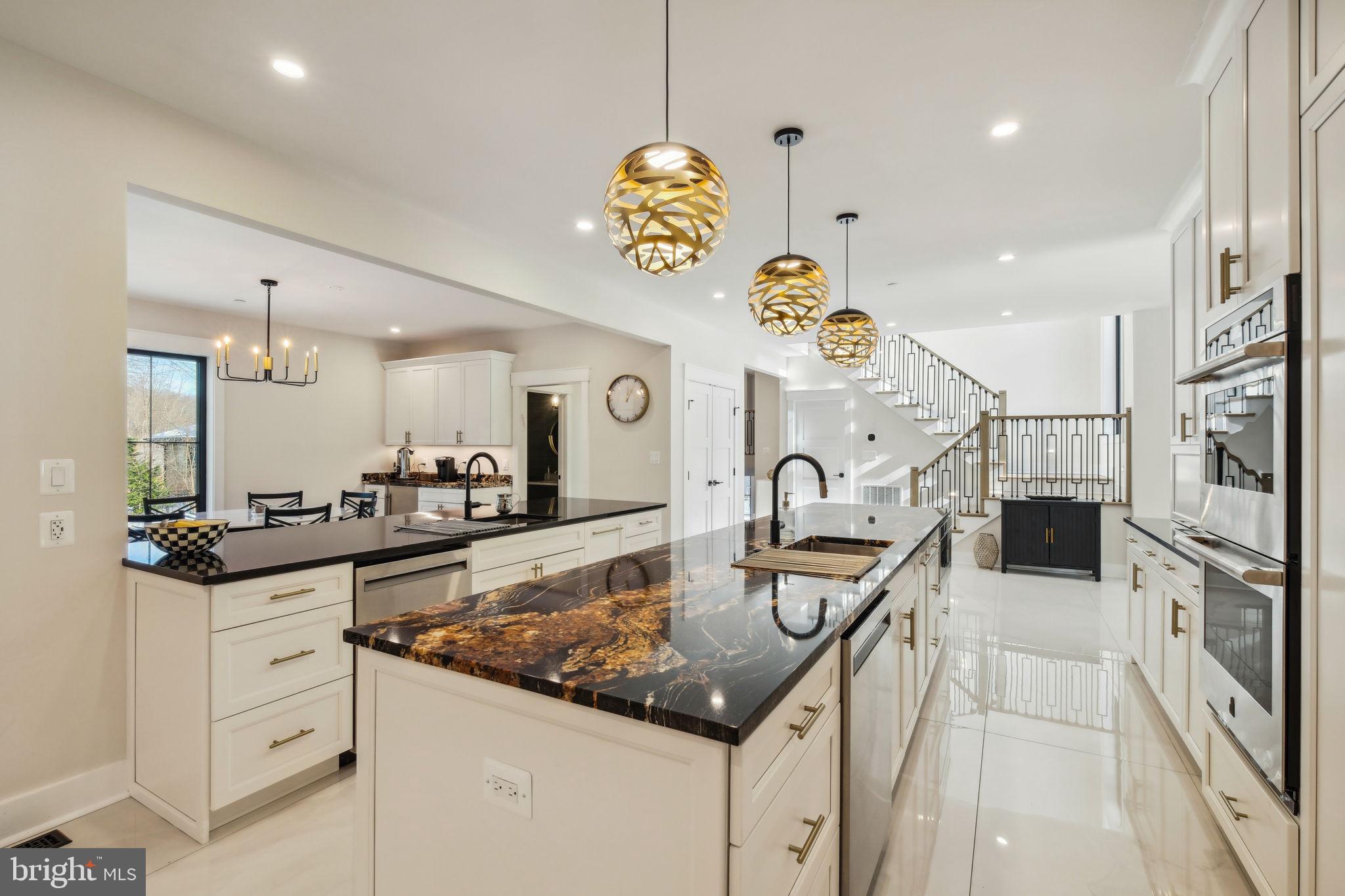 LUXMANOR - Residential