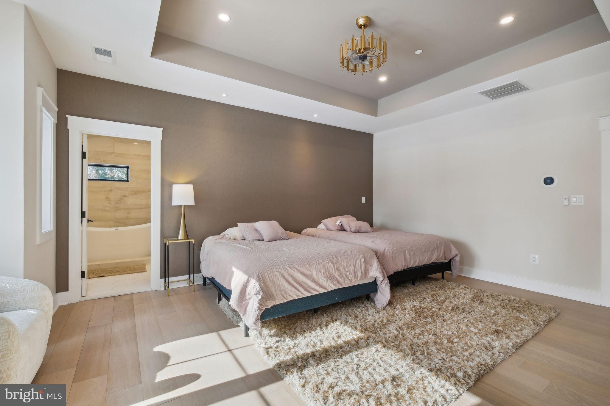 LUXMANOR - Residential