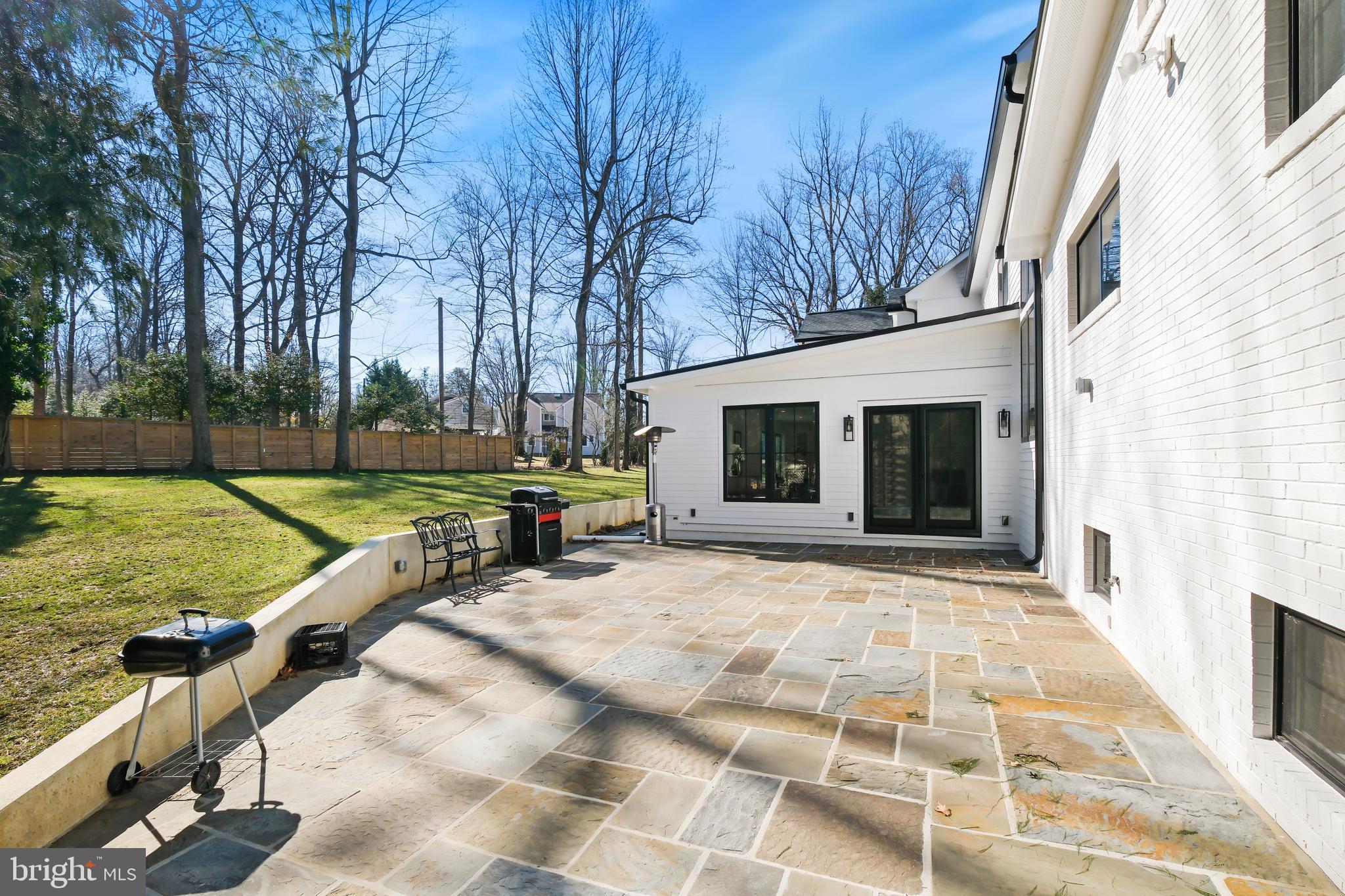 LUXMANOR - Residential