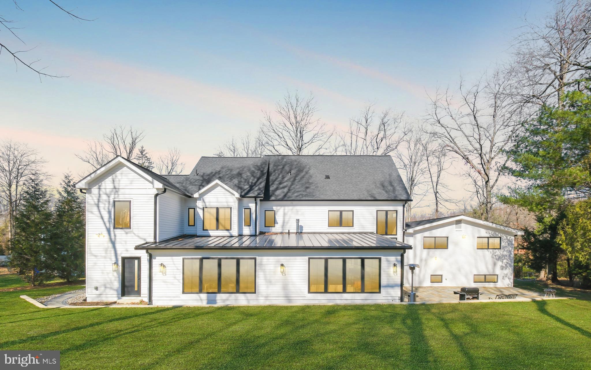 LUXMANOR - Residential