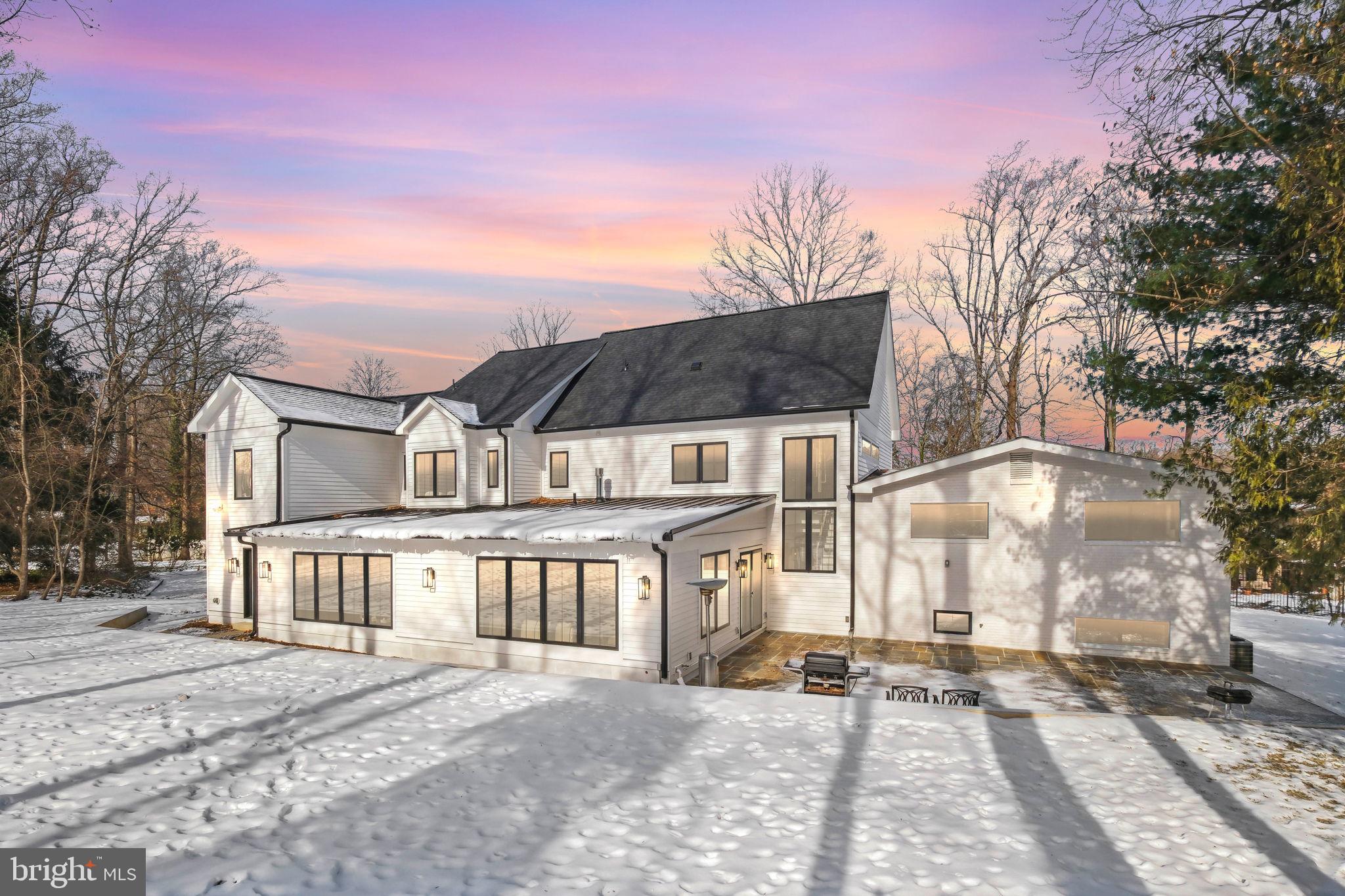 LUXMANOR - Residential