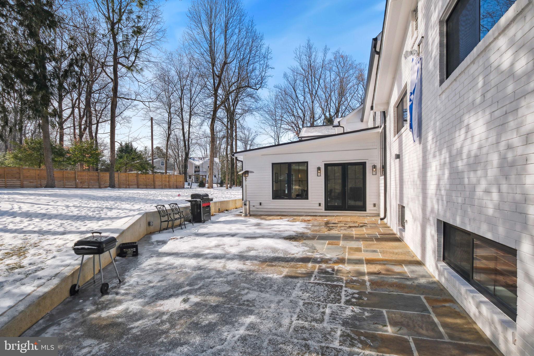 LUXMANOR - Residential