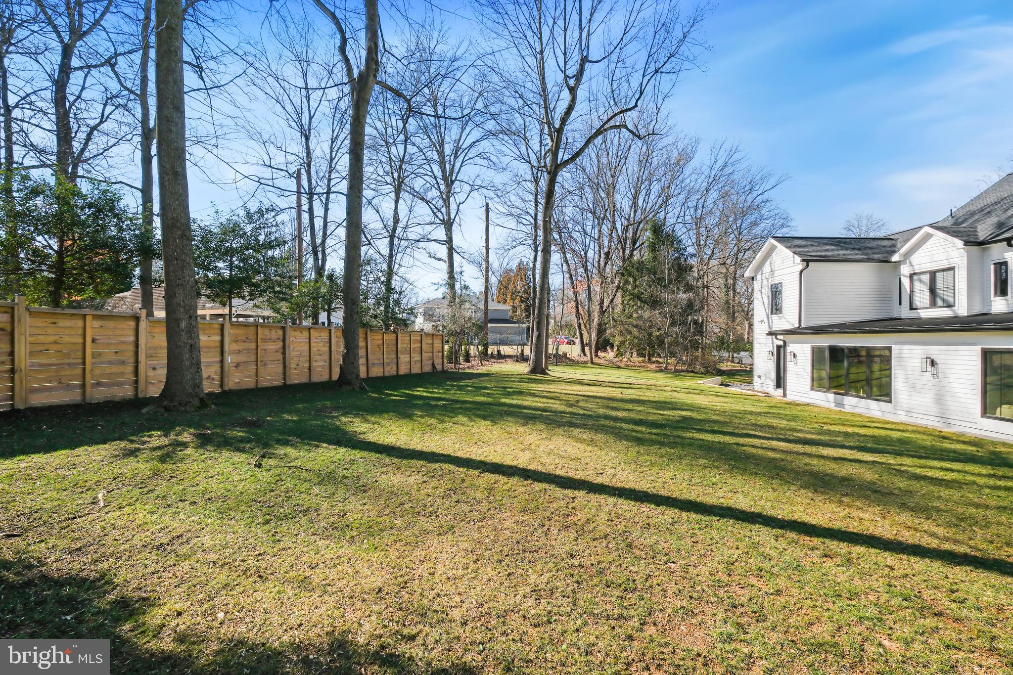 LUXMANOR - Residential