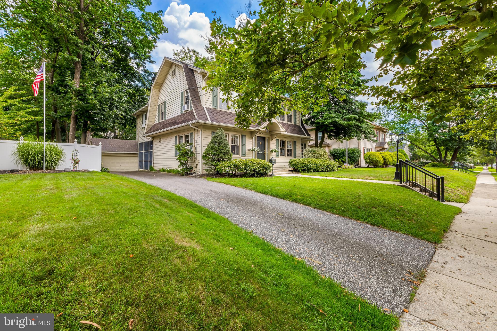 44 N AMERICAN STREET