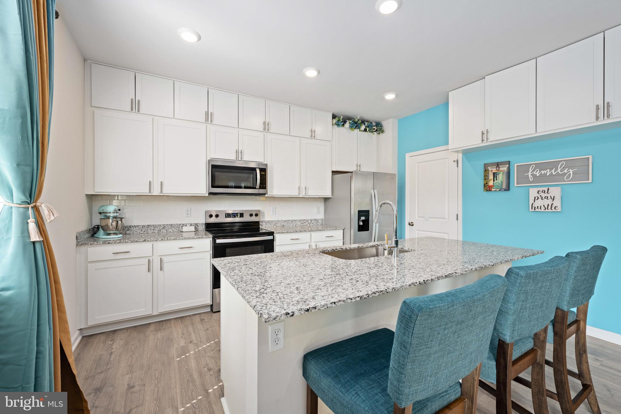 WILDERNESS SHORES - Residential