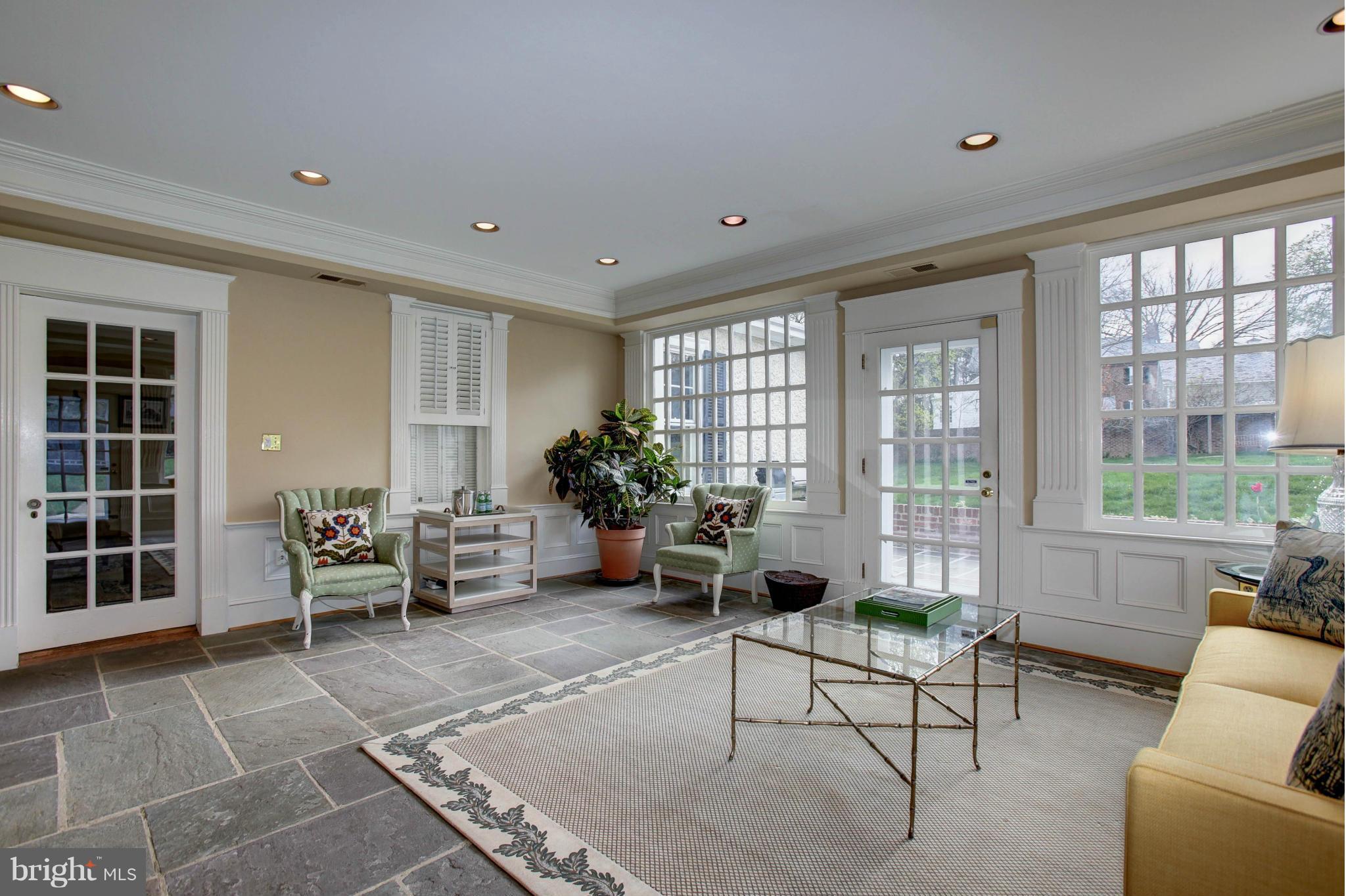 RUSTFIELD - Residential