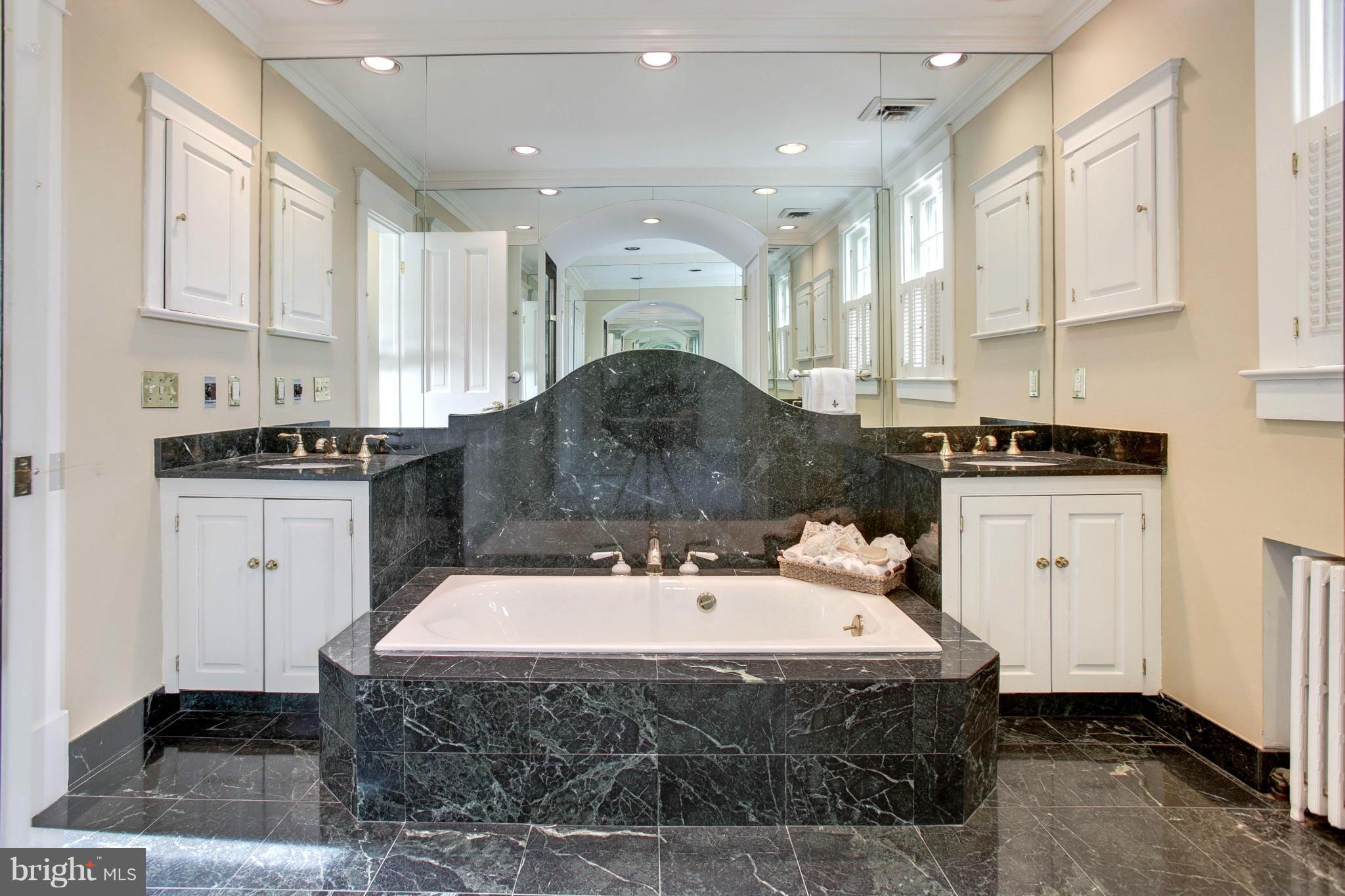 RUSTFIELD - Residential