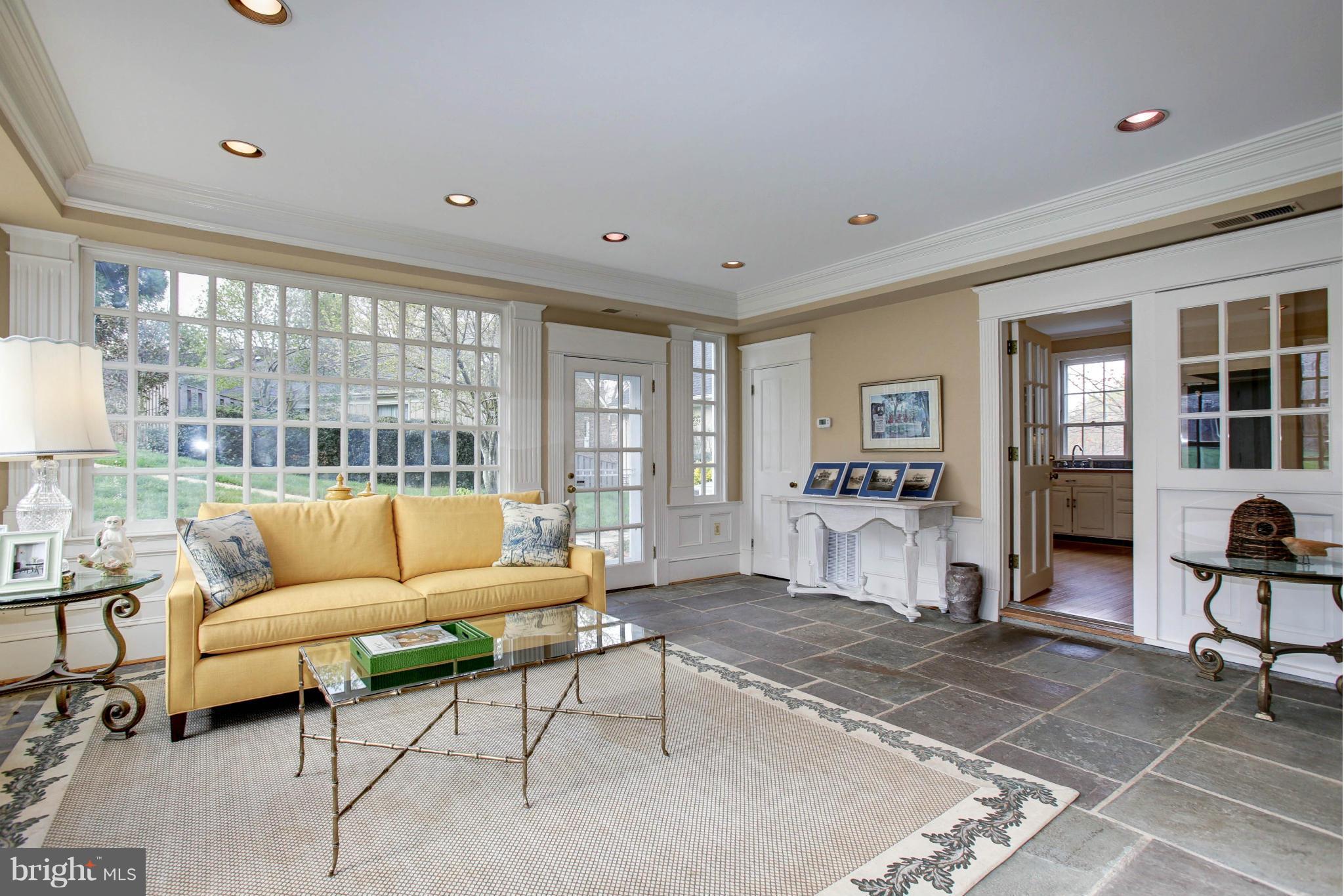 RUSTFIELD - Residential