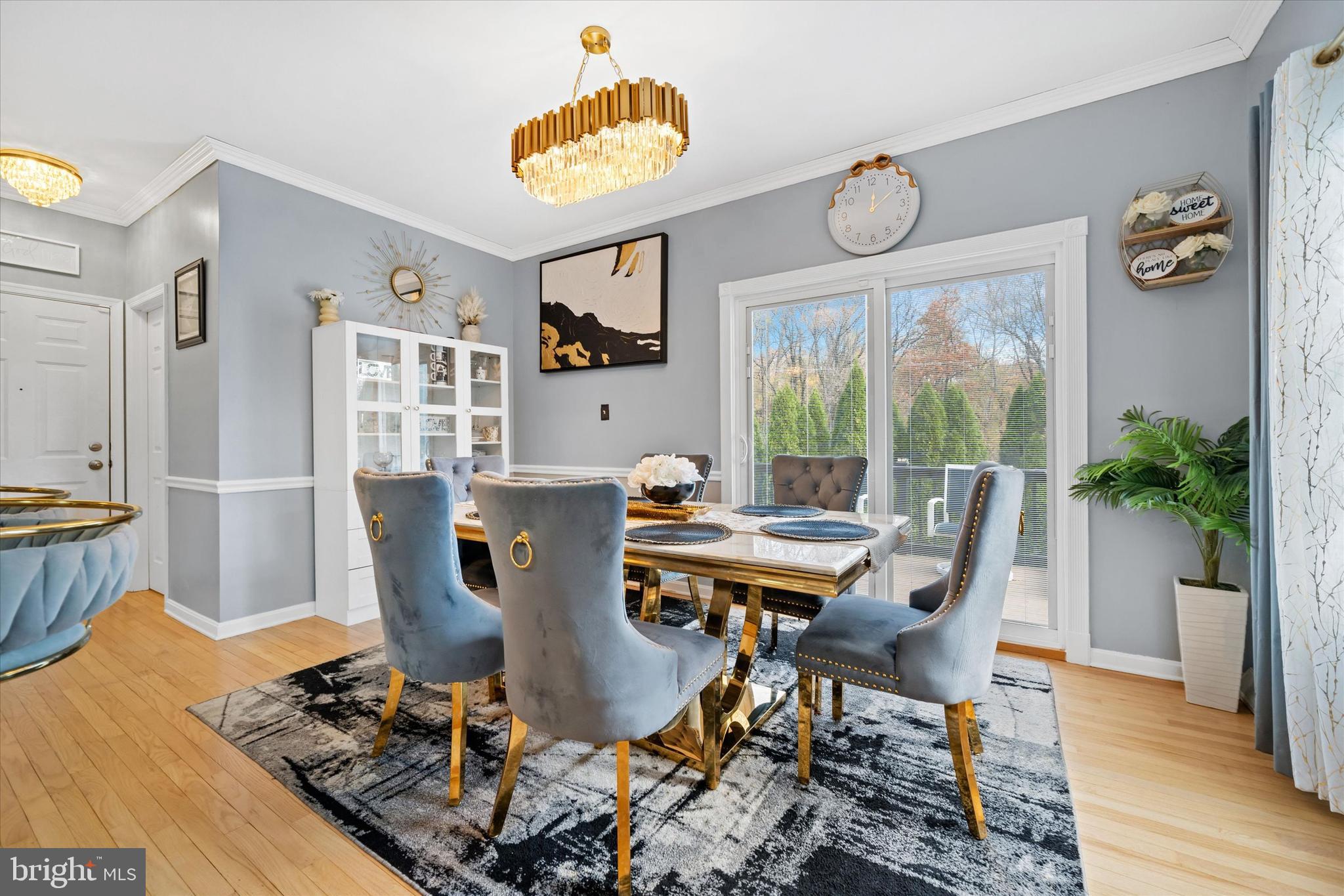 TOWNE AND COUNTRY - Residential