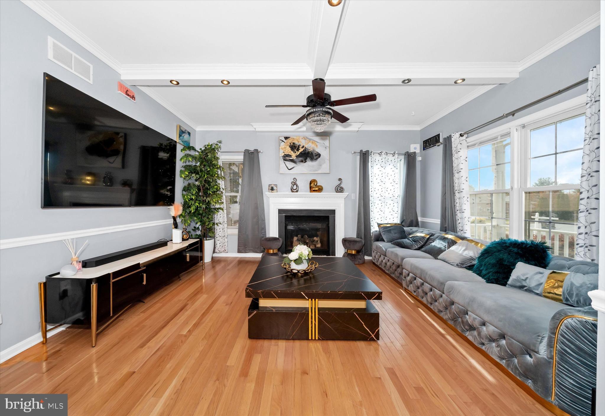 TOWNE AND COUNTRY - Residential