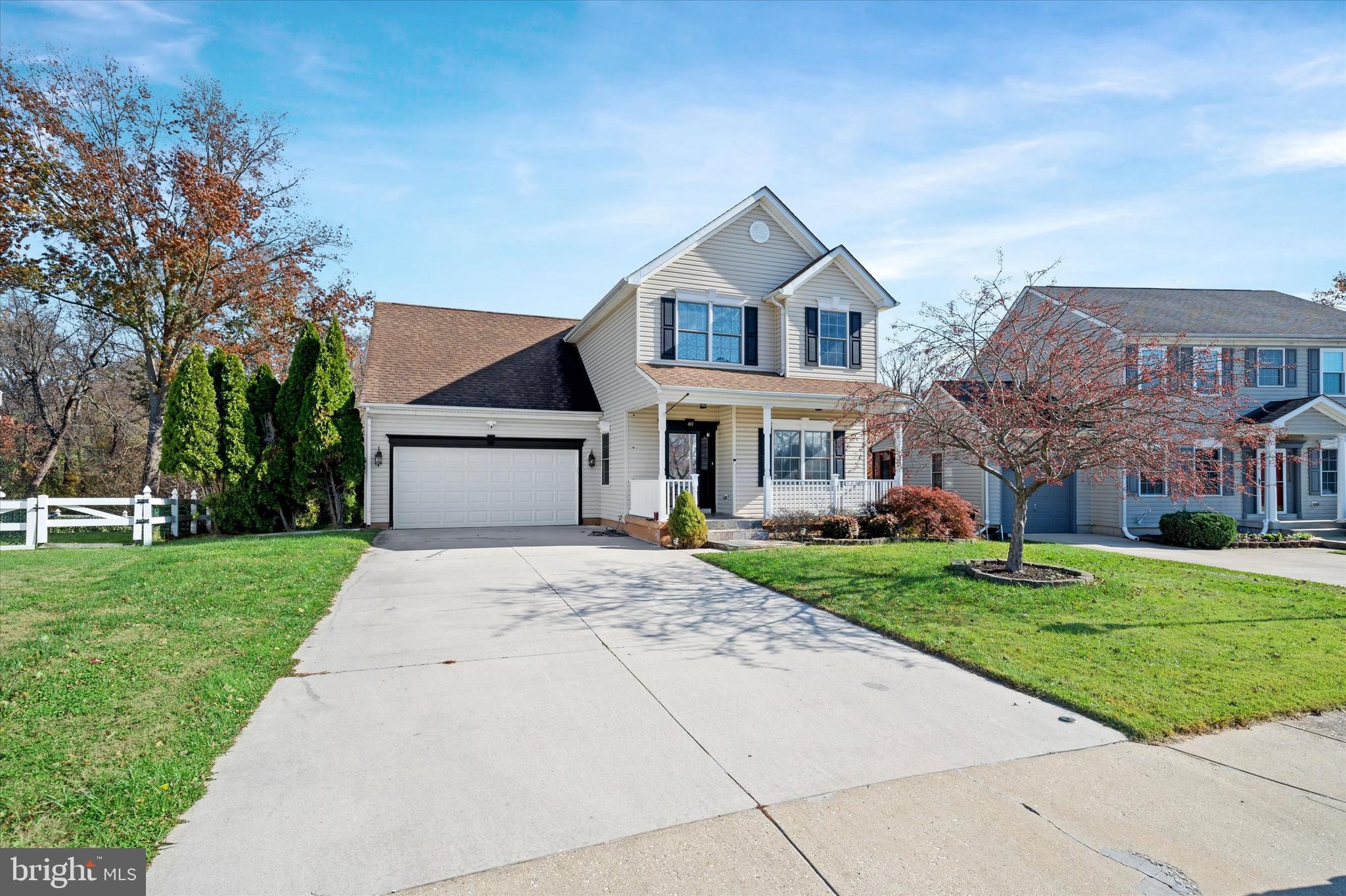 TOWNE AND COUNTRY - Residential