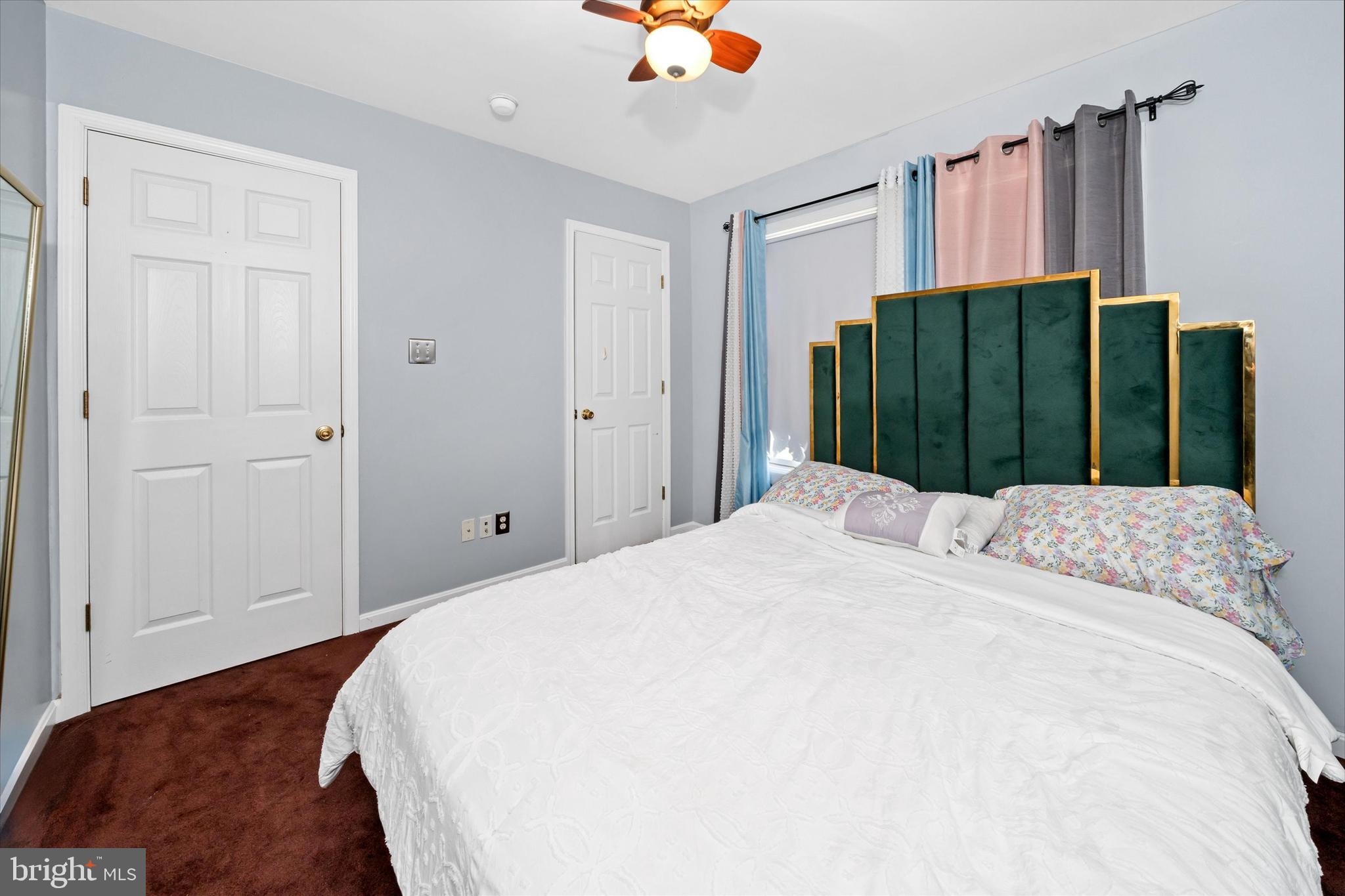 TOWNE AND COUNTRY - Residential