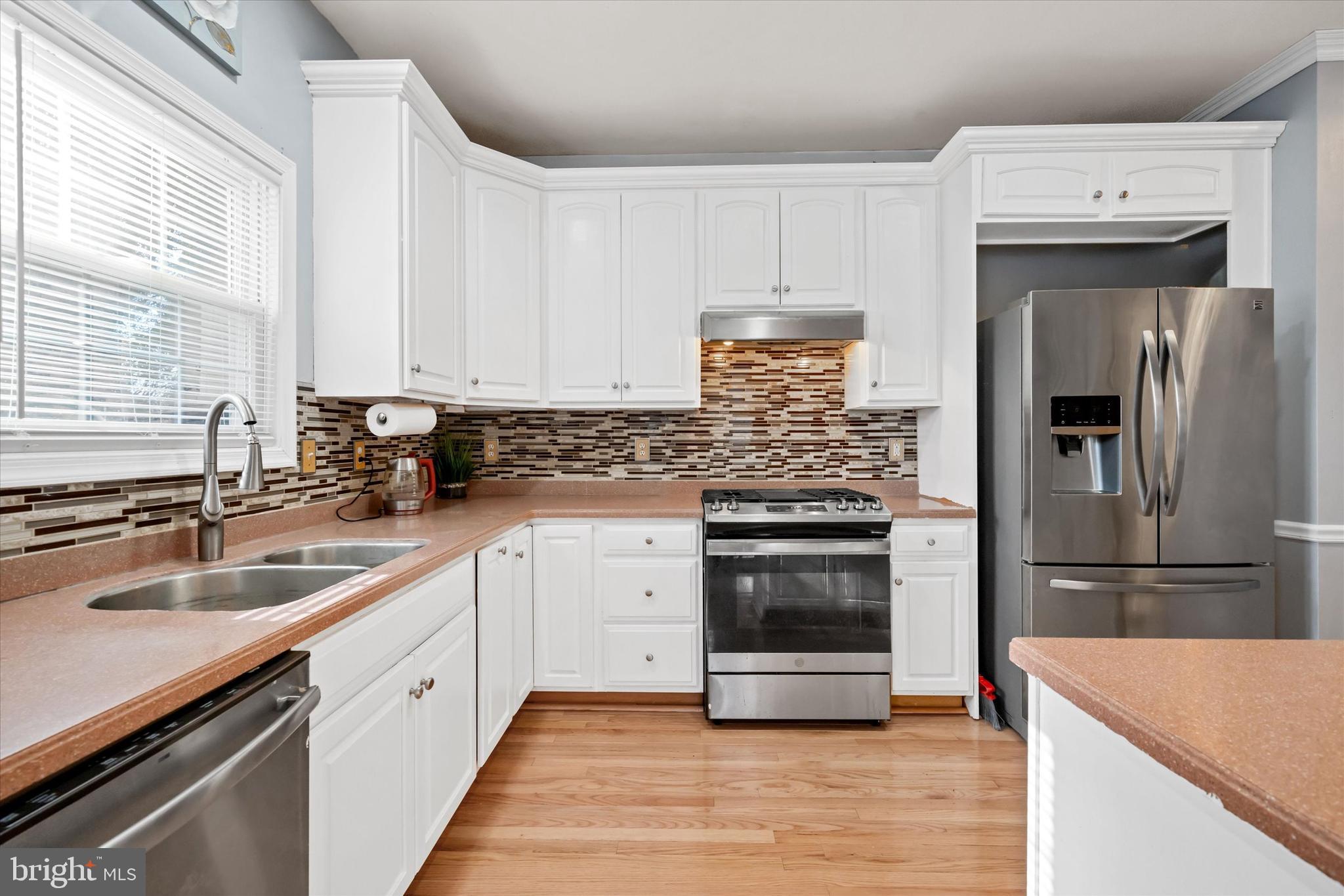 TOWNE AND COUNTRY - Residential