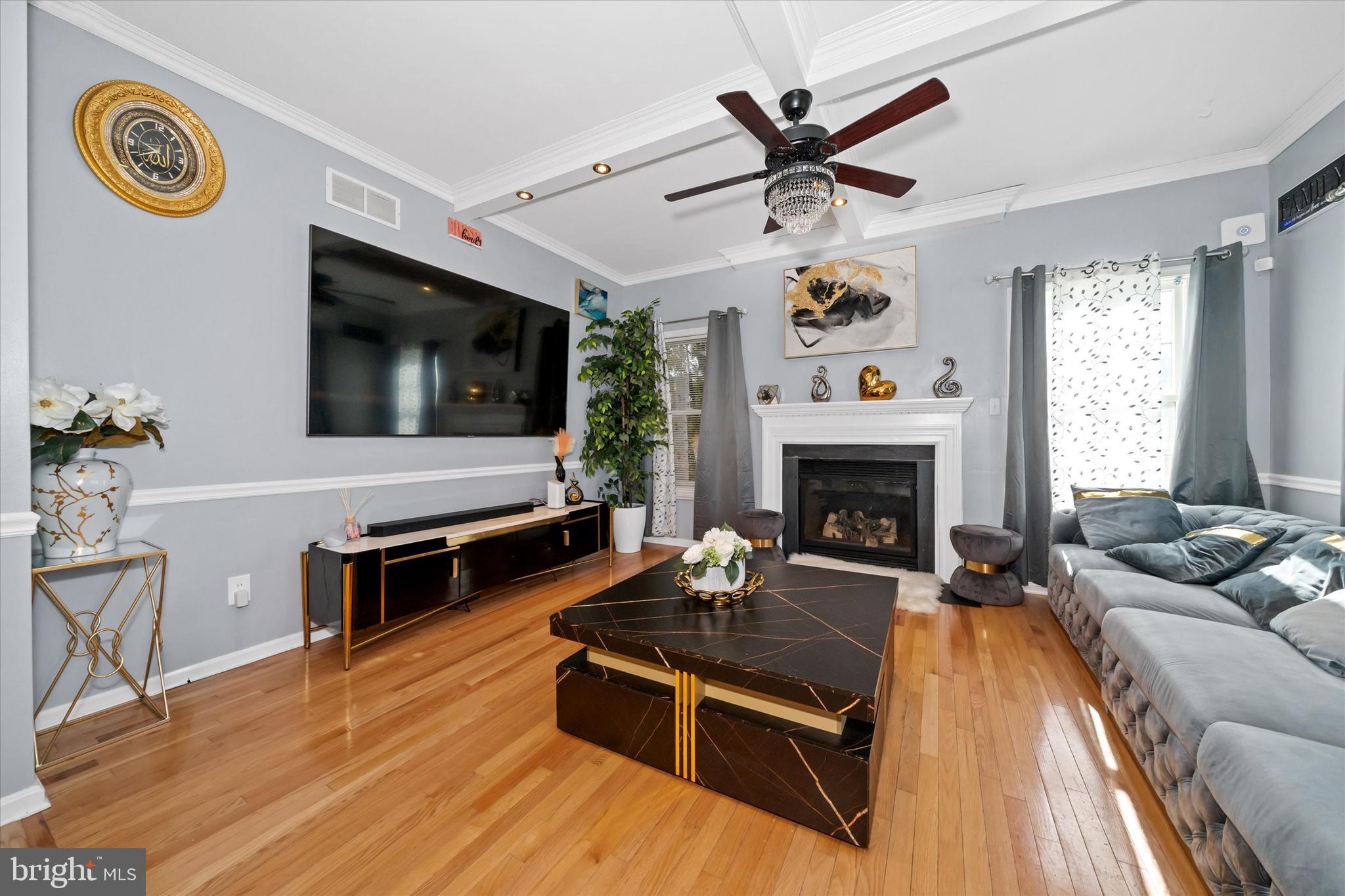 TOWNE AND COUNTRY - Residential