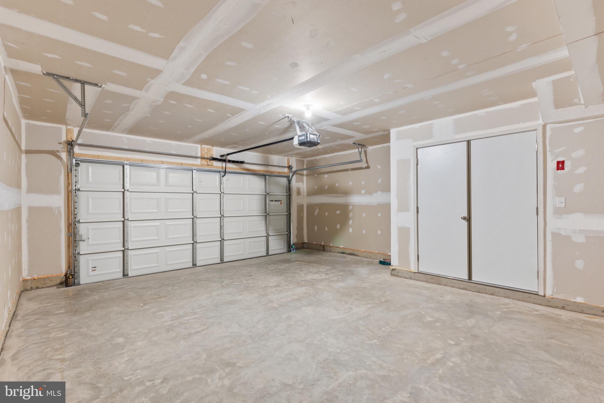 10604 MERIDIAN HILL WAY