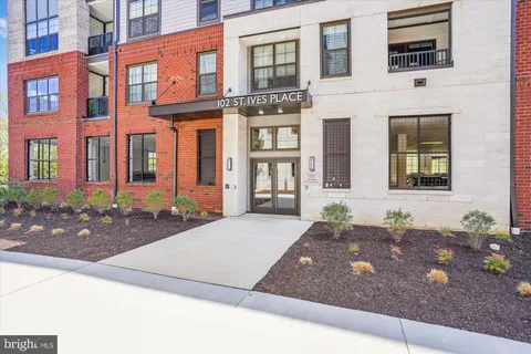 102 Saint Ives Place Unit 209, Oxon Hill, MD MLS: MDPG2147808