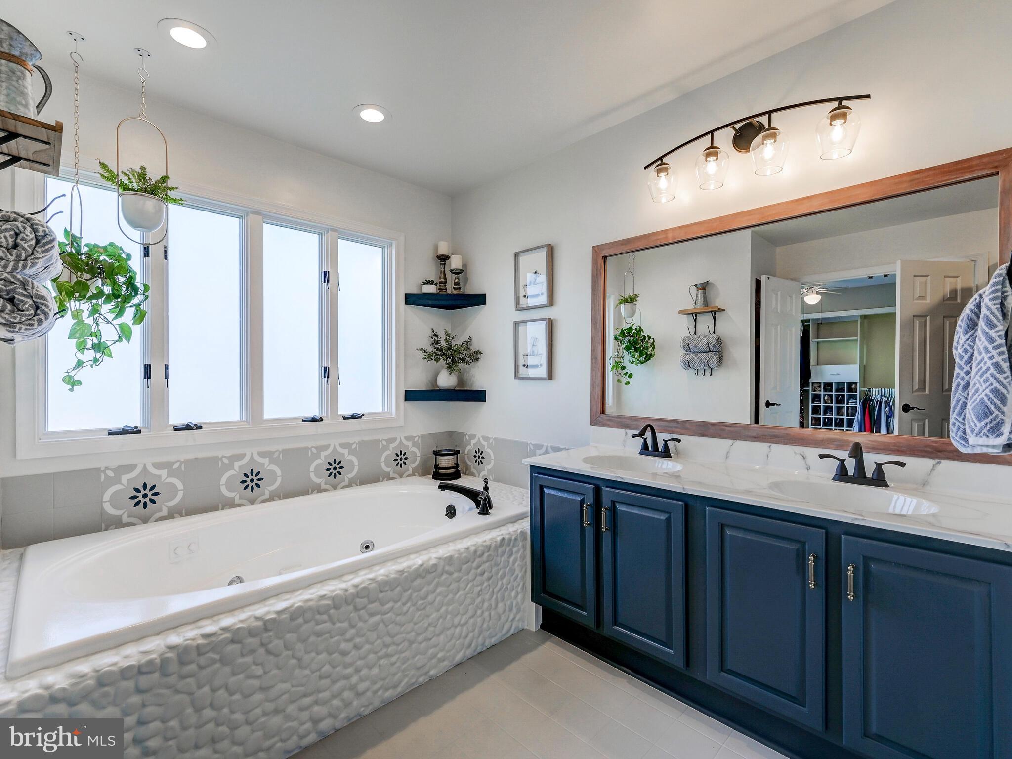 MOUNT HEBRON - Residential