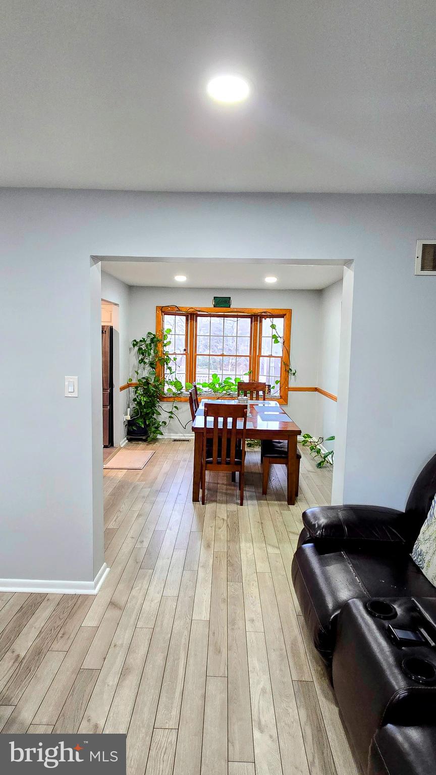 MONTGOMERY COURT - Residential Lease