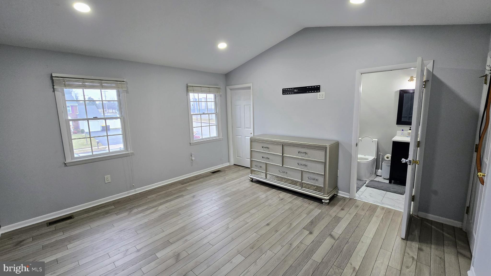 MONTGOMERY COURT - Residential Lease