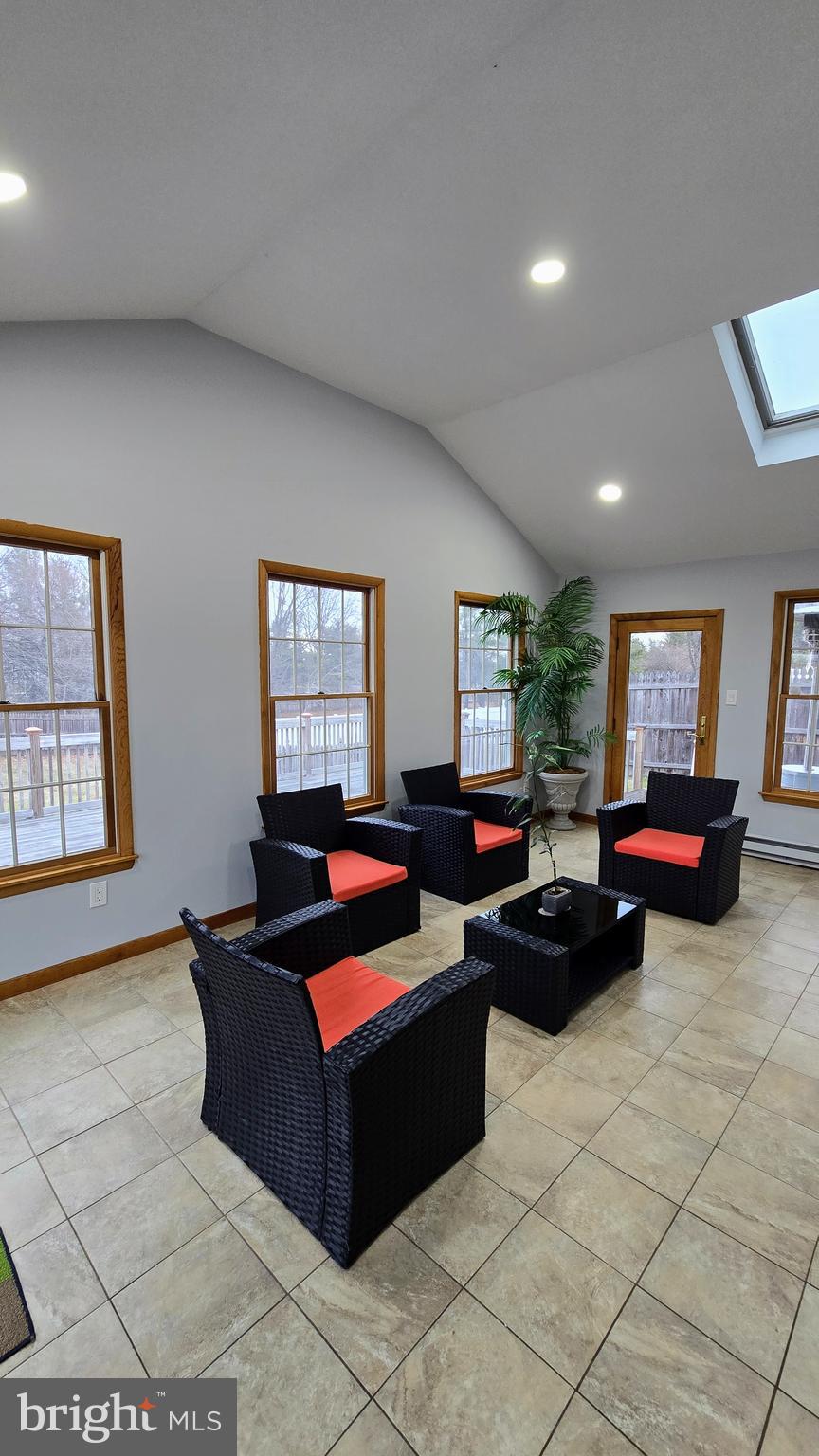 MONTGOMERY COURT - Residential Lease