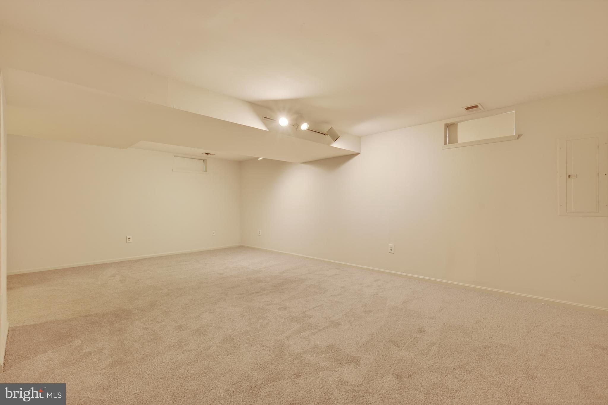 WOODSIDE PARK - Residential